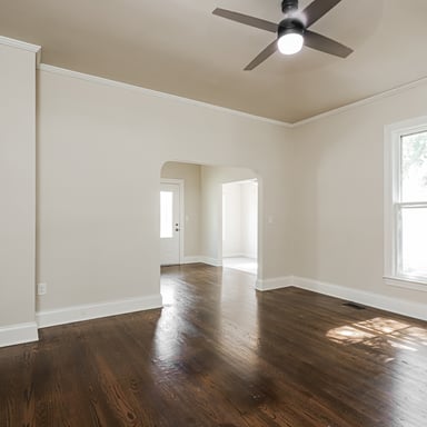 Property photo 3 of 319 E Main St