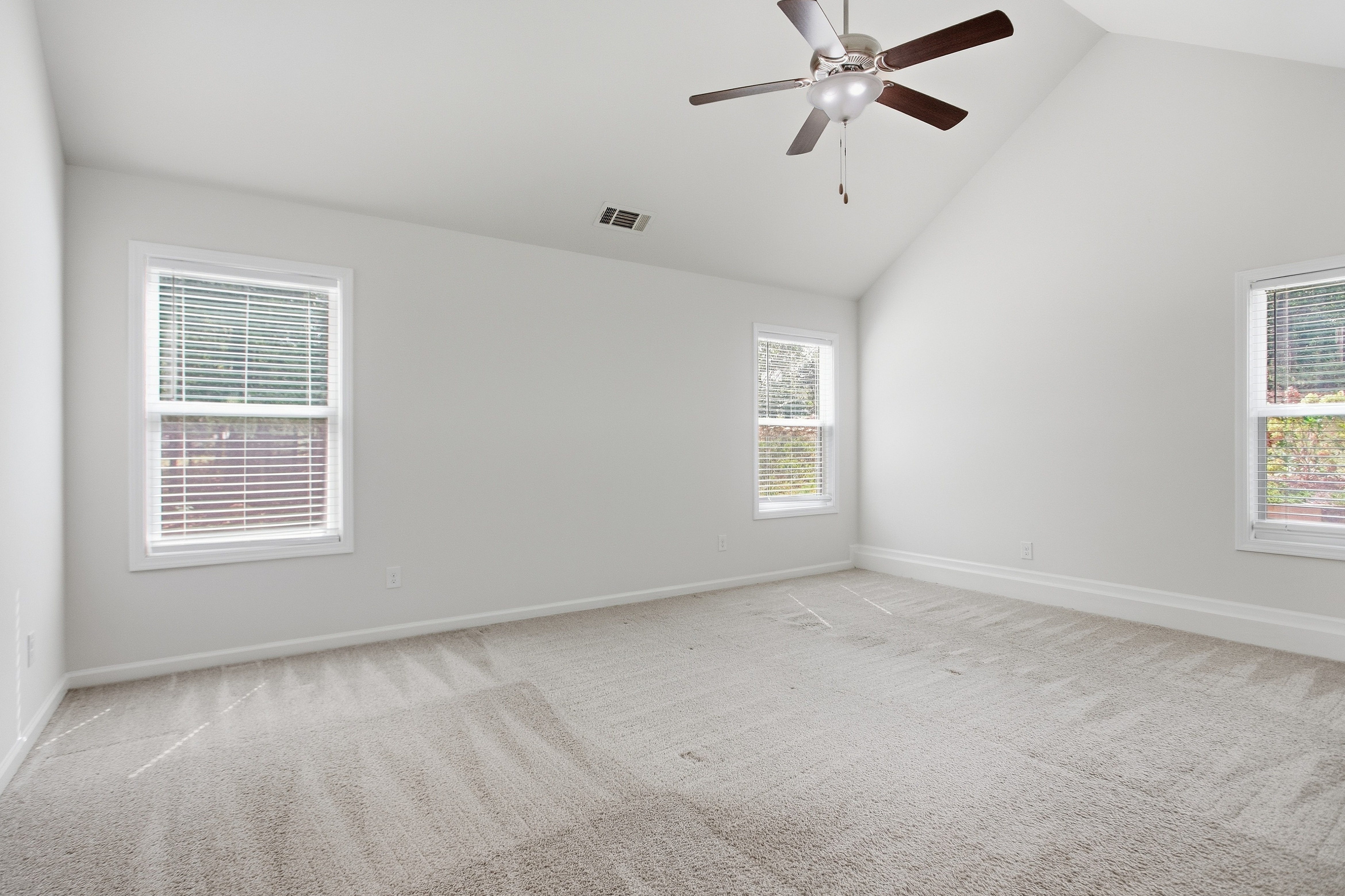 Photo 4 of 67 of 2878 Oak Springs Dr, Statham, GA