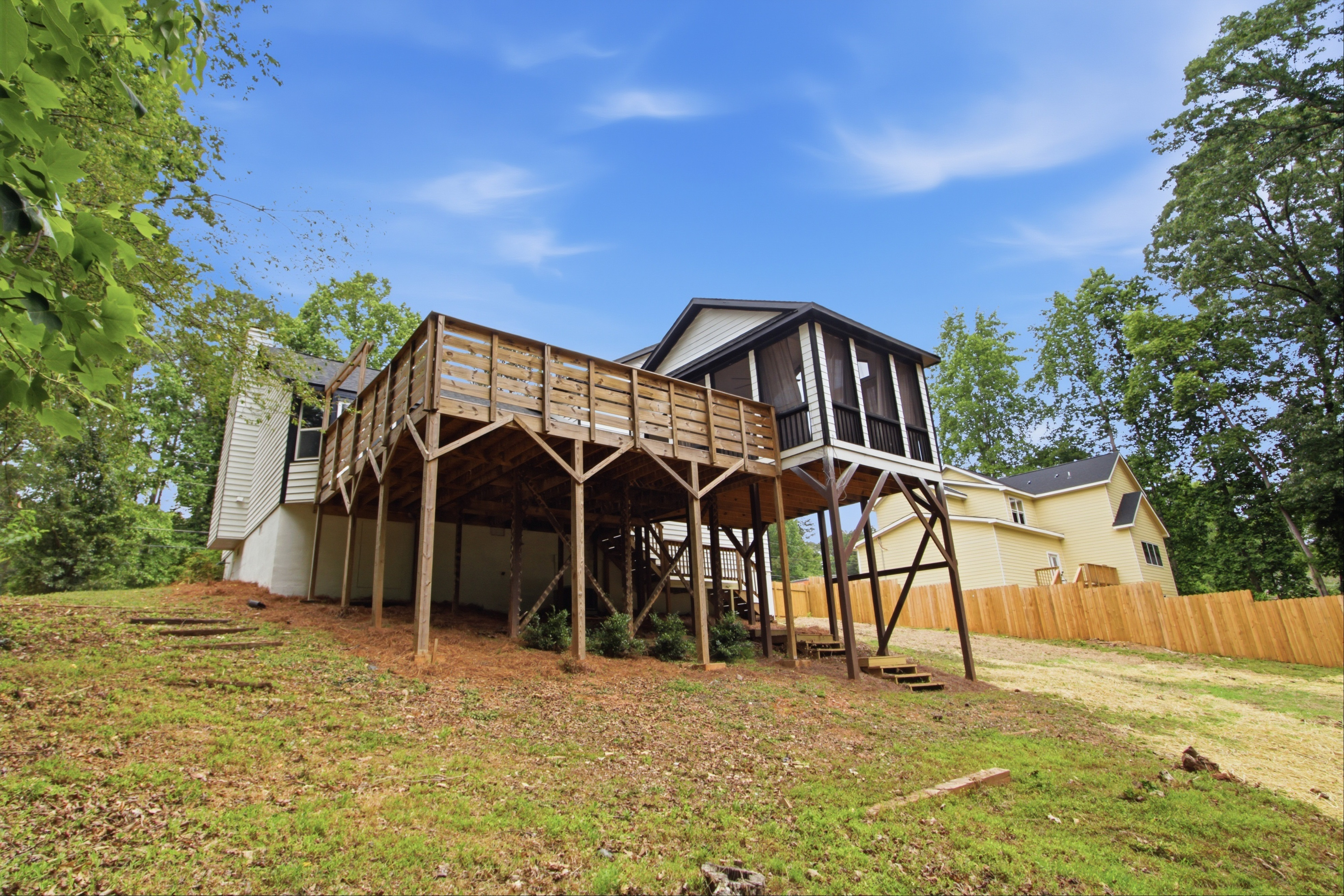 Photo 29 of 33 of 1239 Ashbrook Dr, Lawrenceville, GA