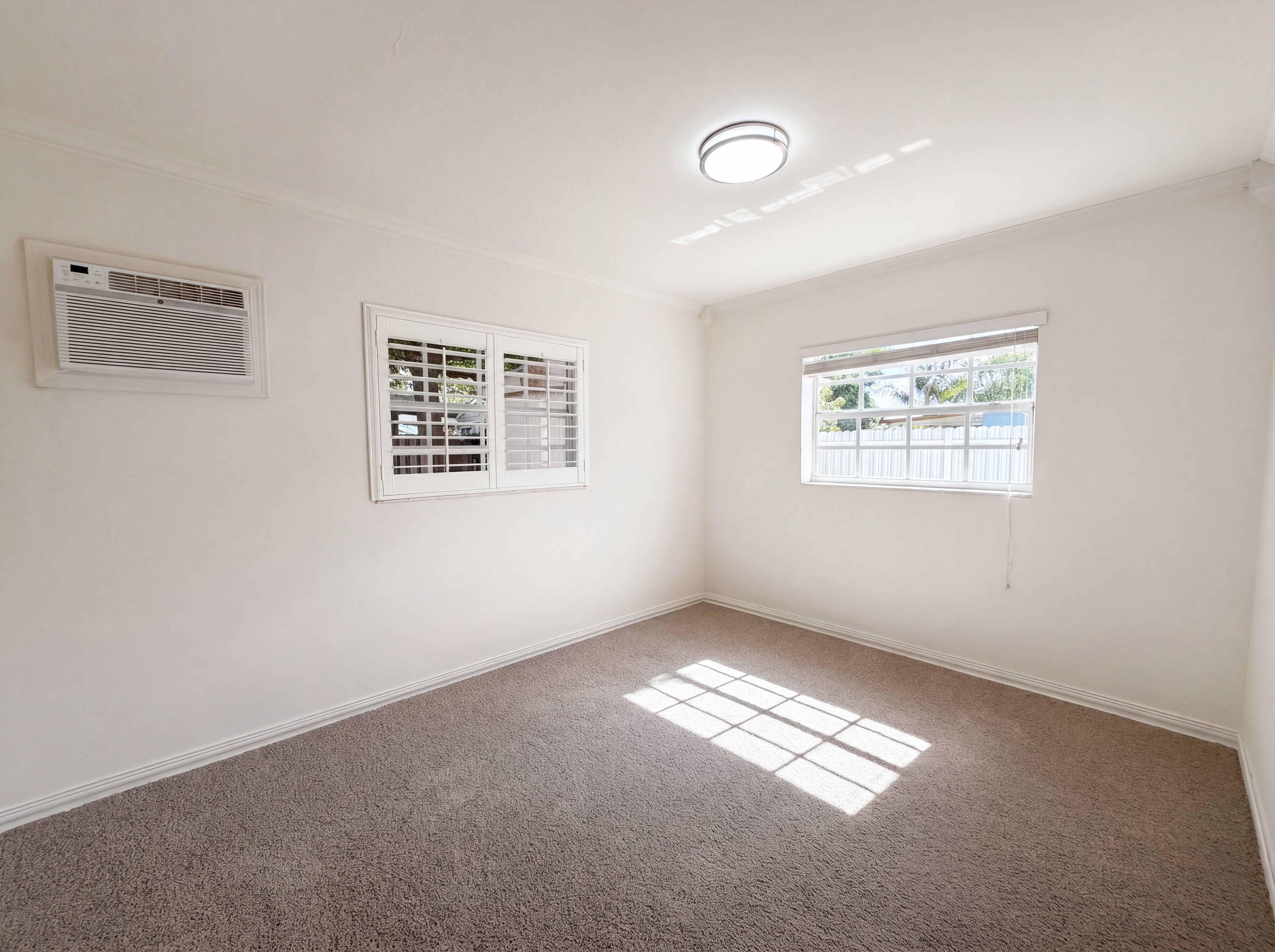Photo 13 of 20 of 4403 NW 202nd St, Miami Gardens, FL