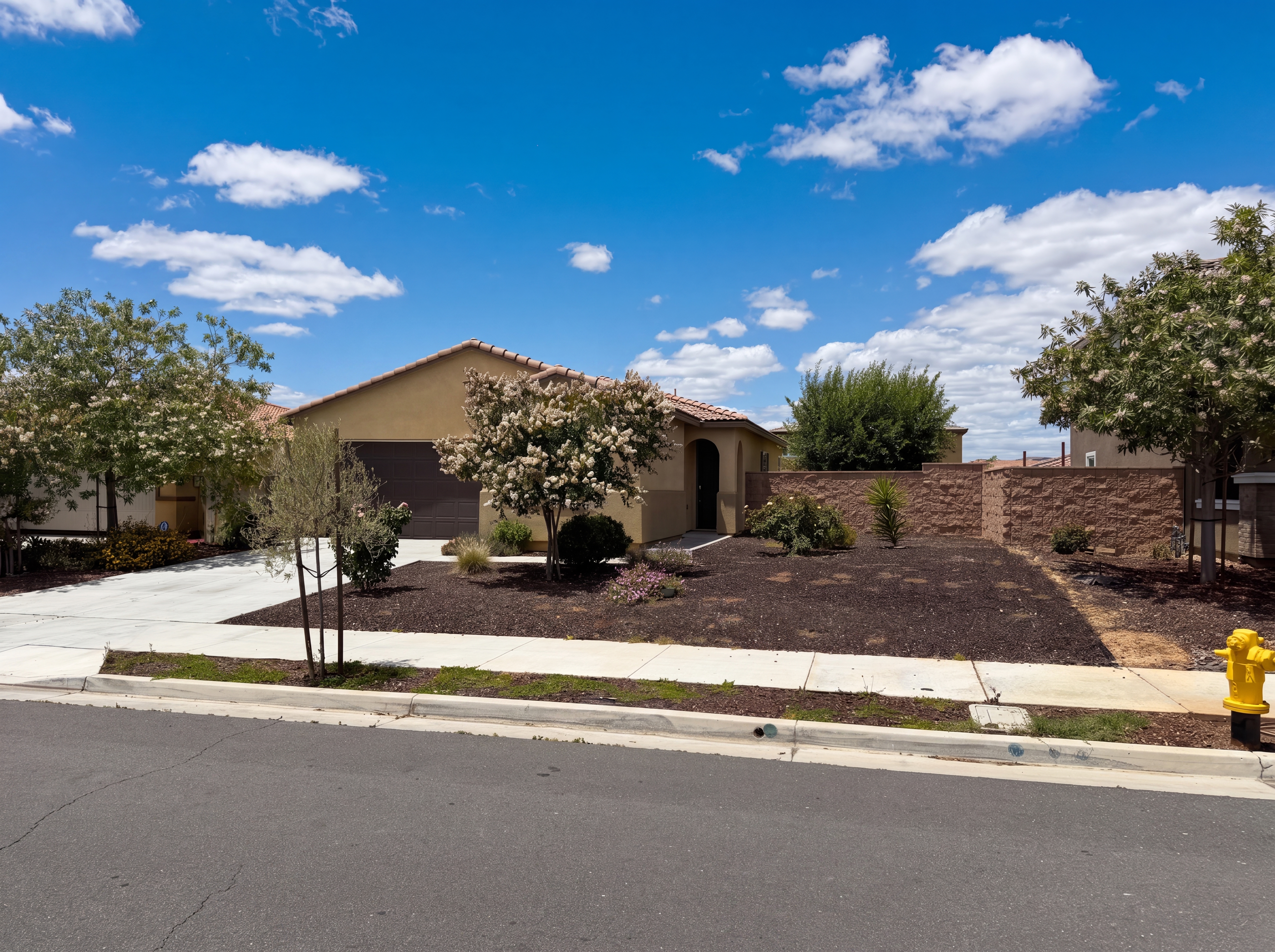 Photo 15 of 19 of 2460 Fernwood Ln, Perris, CA