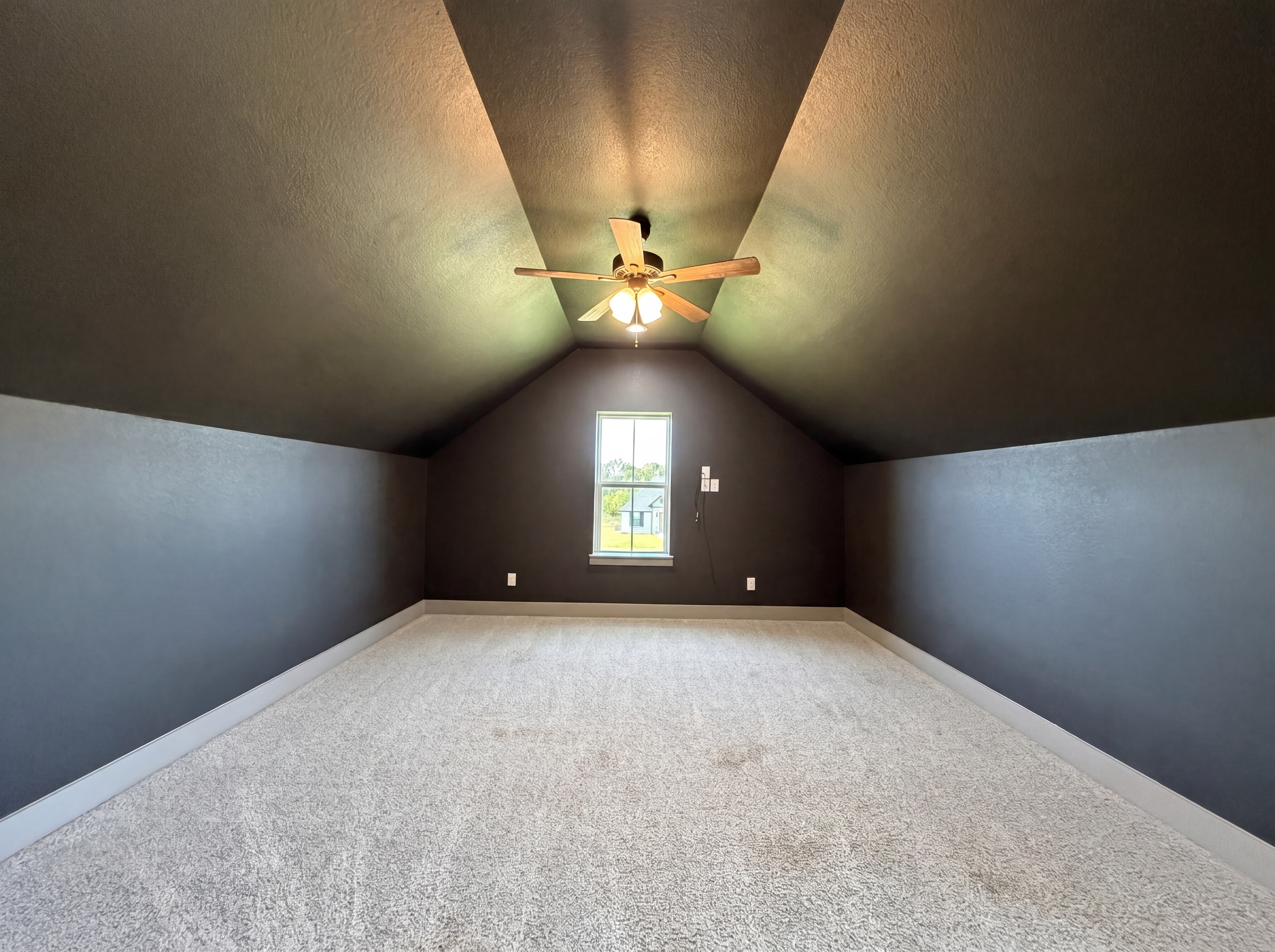 Photo 16 of 22 of 725 Cheyenne Trl, Trenton, TX