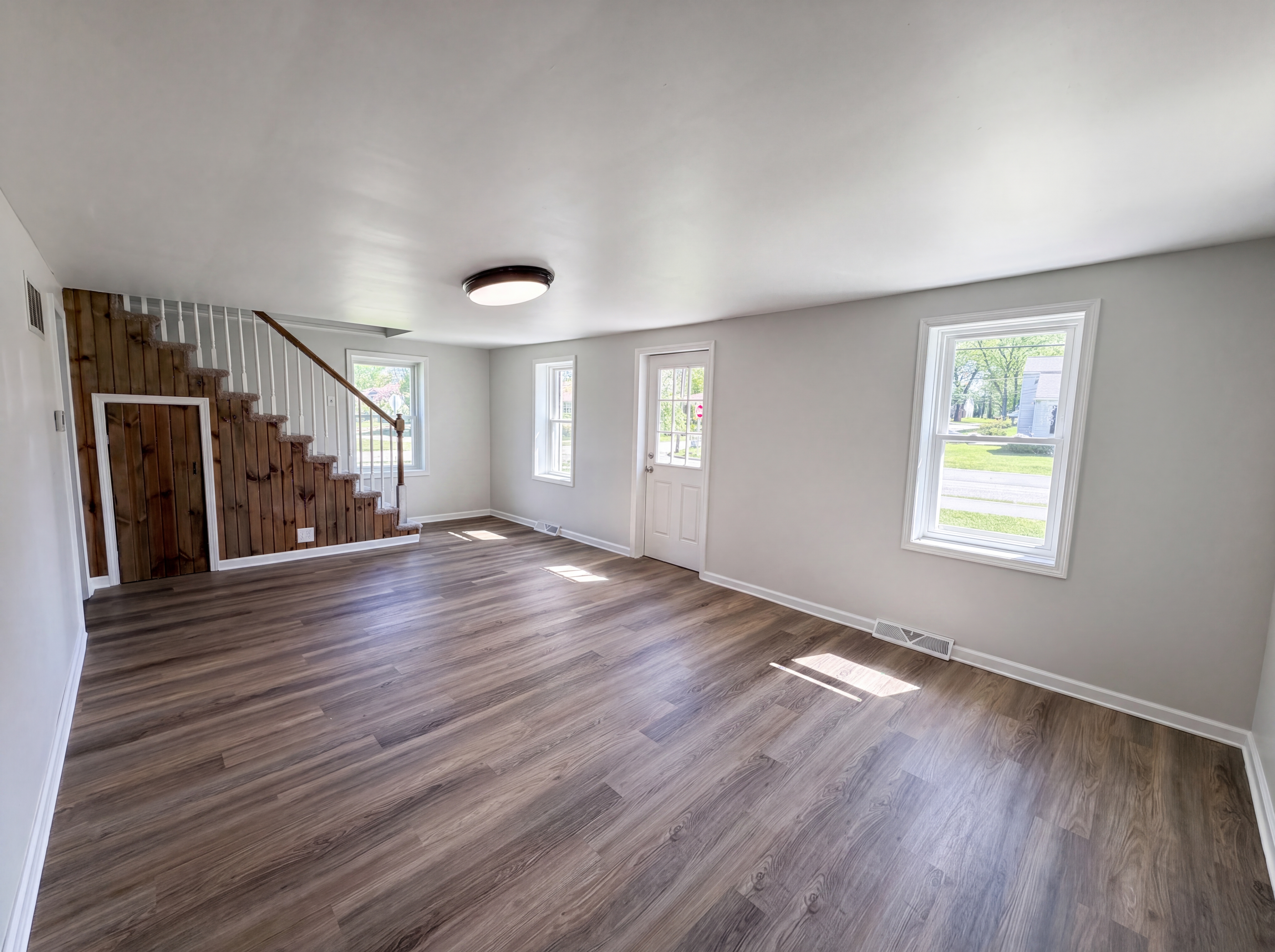 Photo 3 of 21 of 10338 Electric Blvd, Northfield, OH