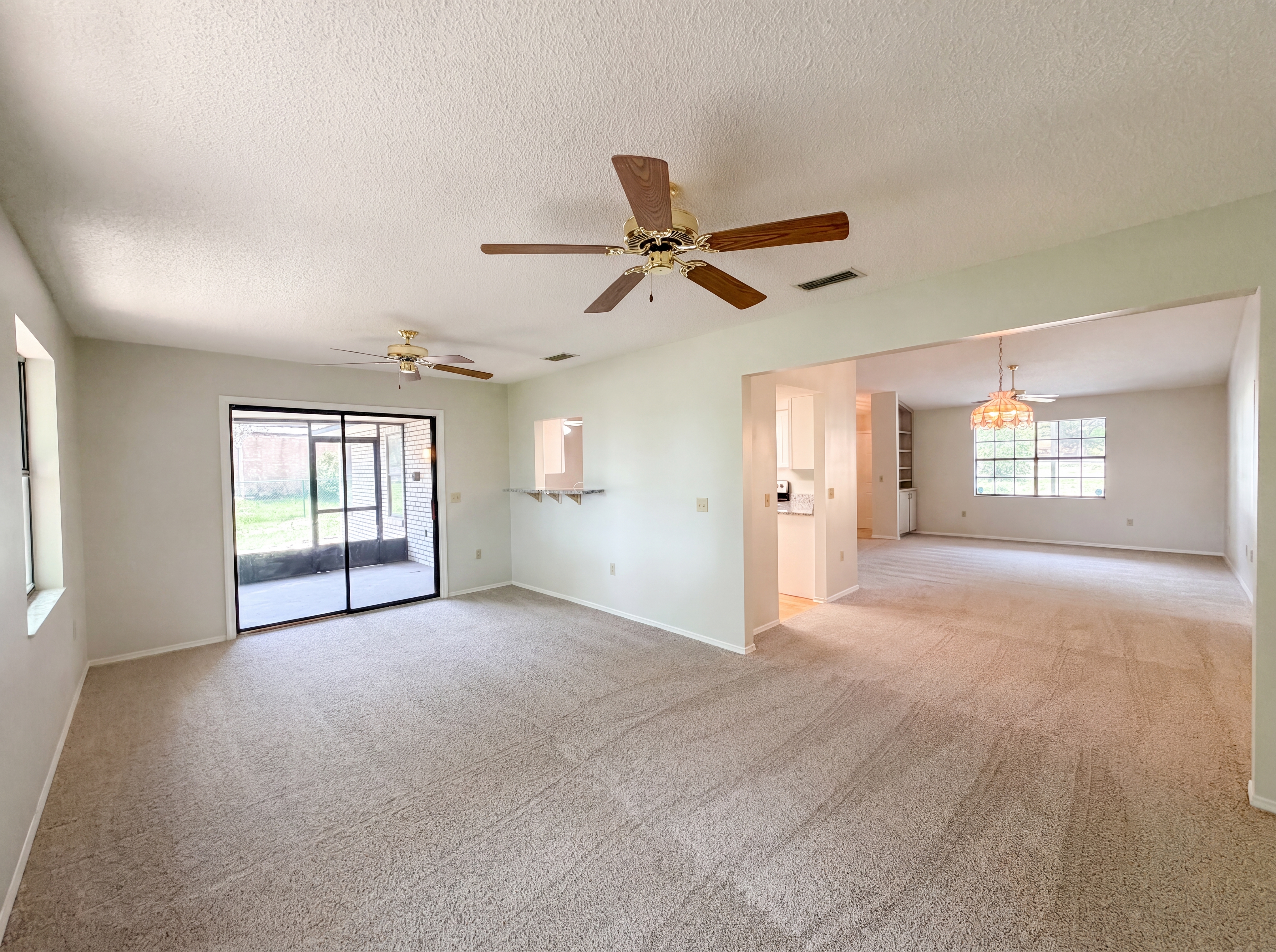 Photo 9 of 21 of 12620 Bay Hill Dr, Grand Island, FL