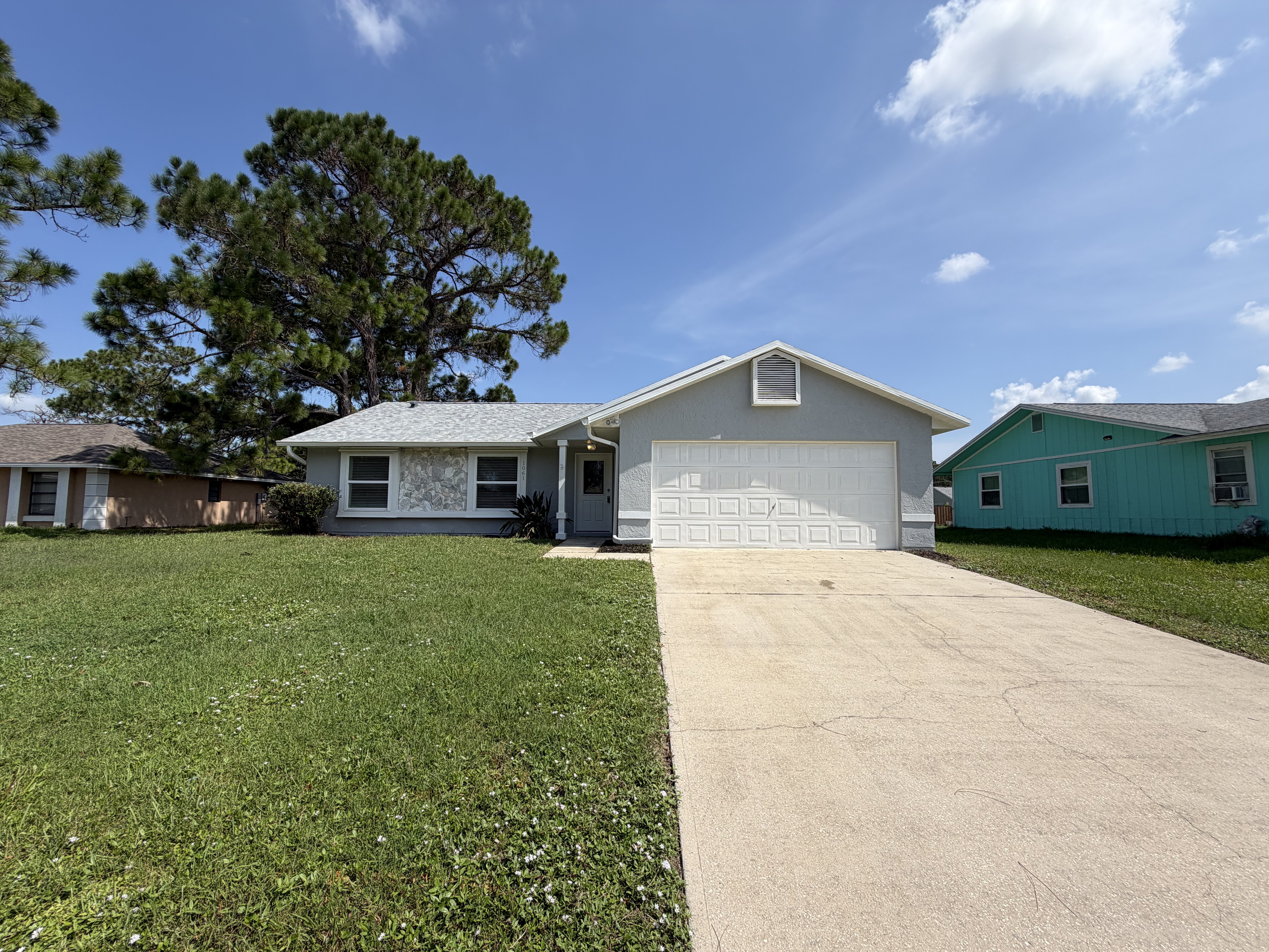 Photo 22 of 28 of 1061 Hunt St NW, Palm Bay, FL