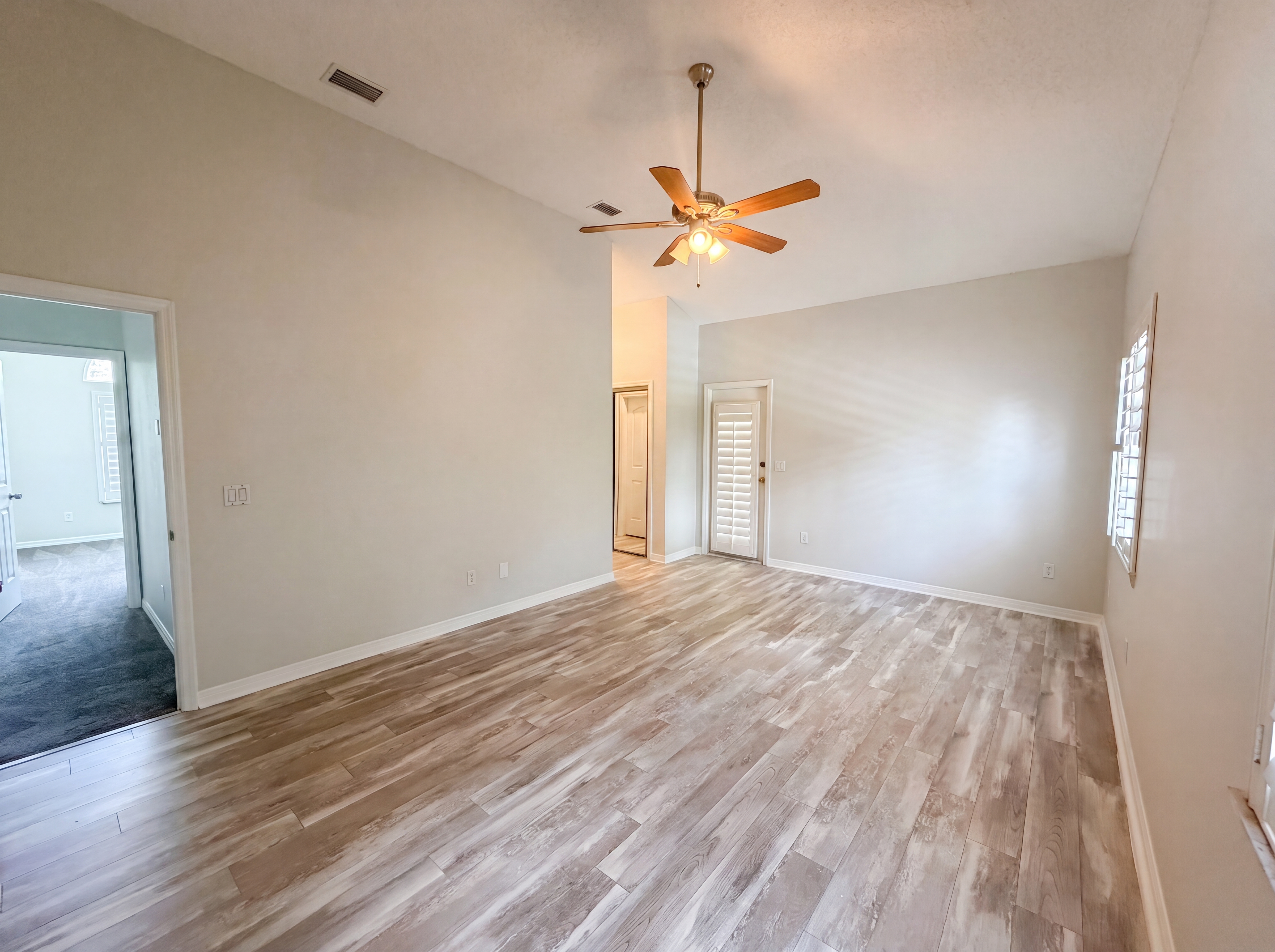 Photo 4 of 30 of 300 Sprucewood Rd, Lake Mary, FL