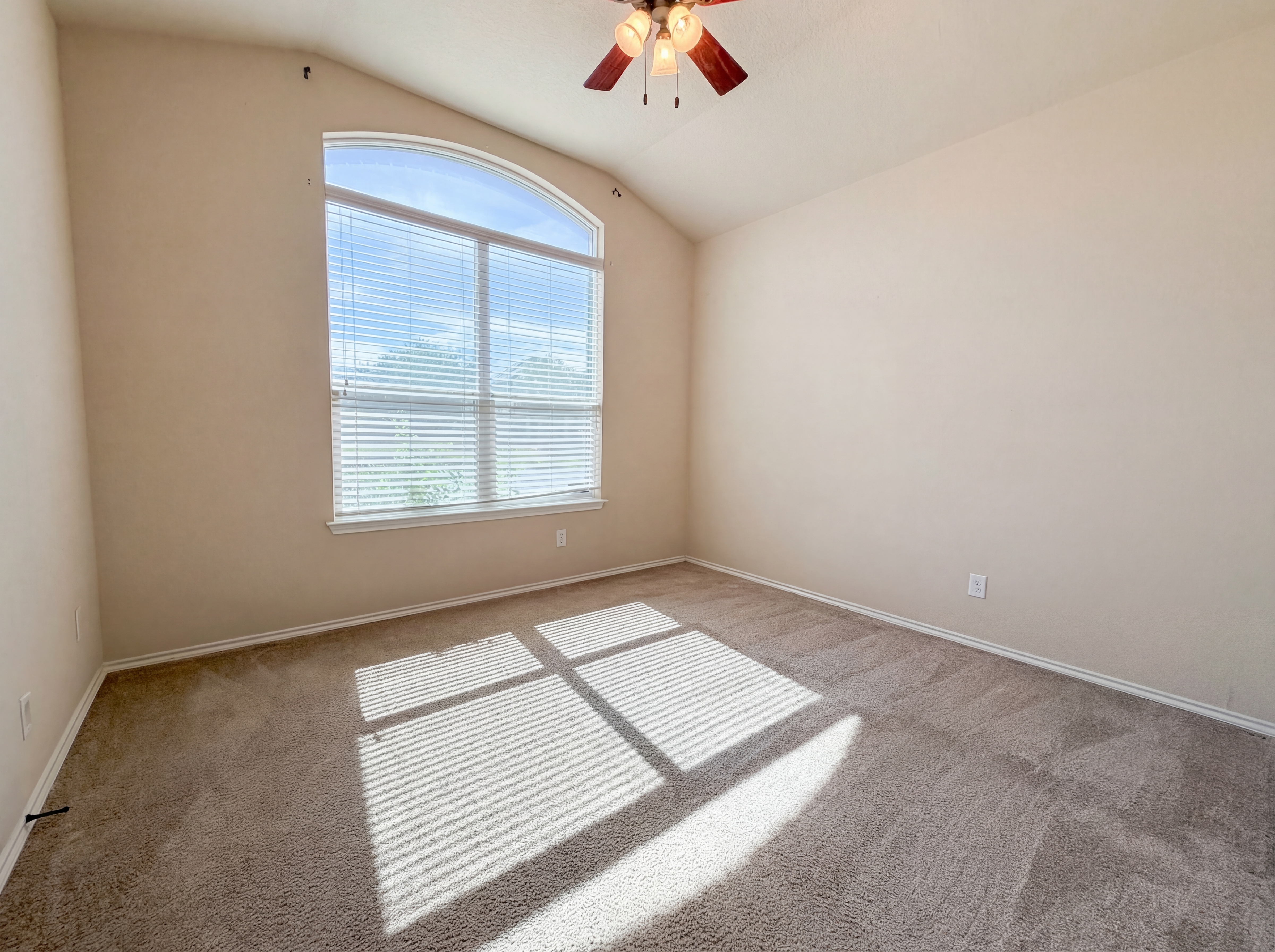 Photo 8 of 22 of 6941 Laura Hts, Schertz, TX