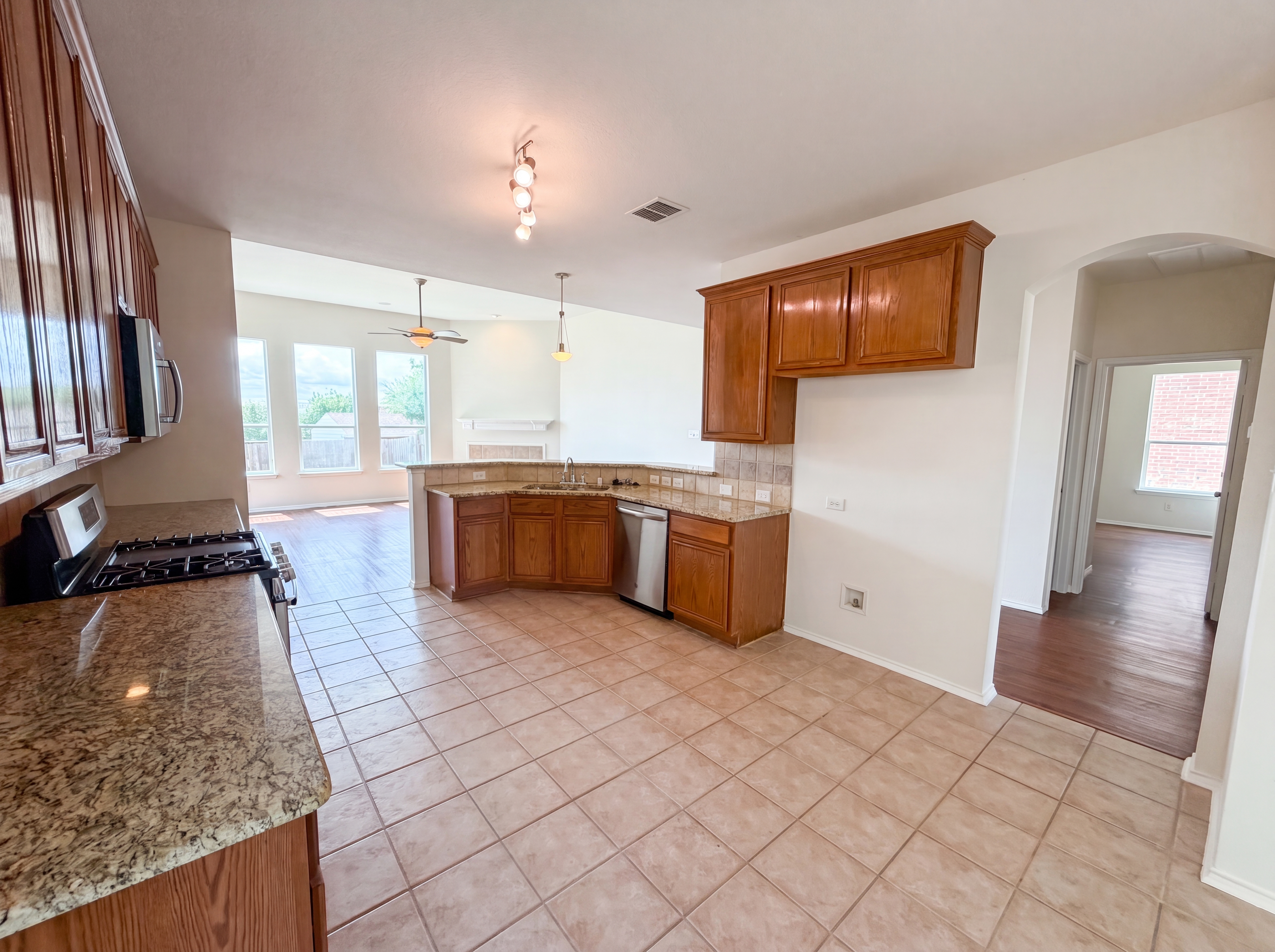 Photo 12 of 22 of 1202 McCormick St, Garland, TX