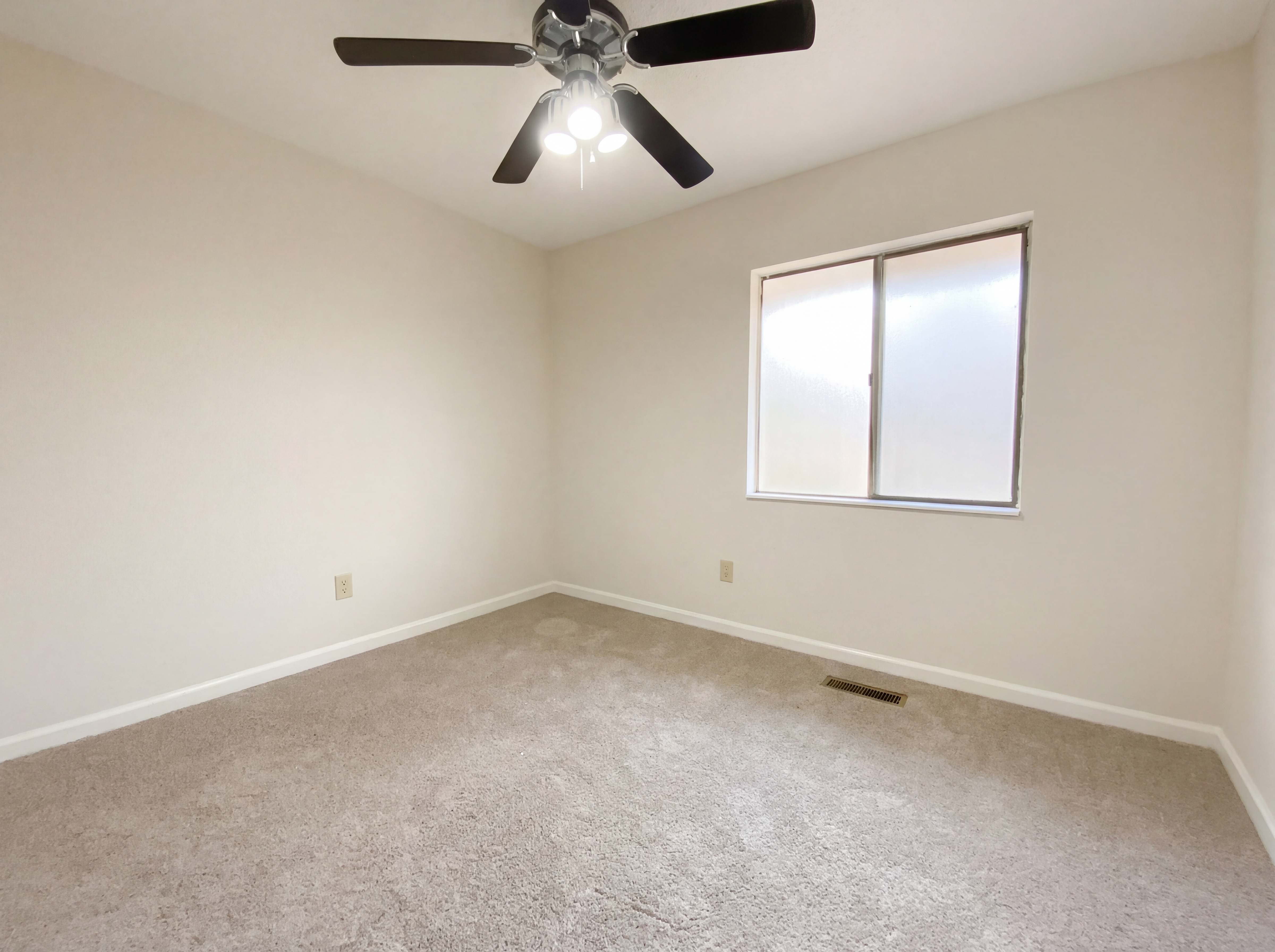 Photo 8 of 22 of 1111 3rd Ln, Pleasant Grove, AL
