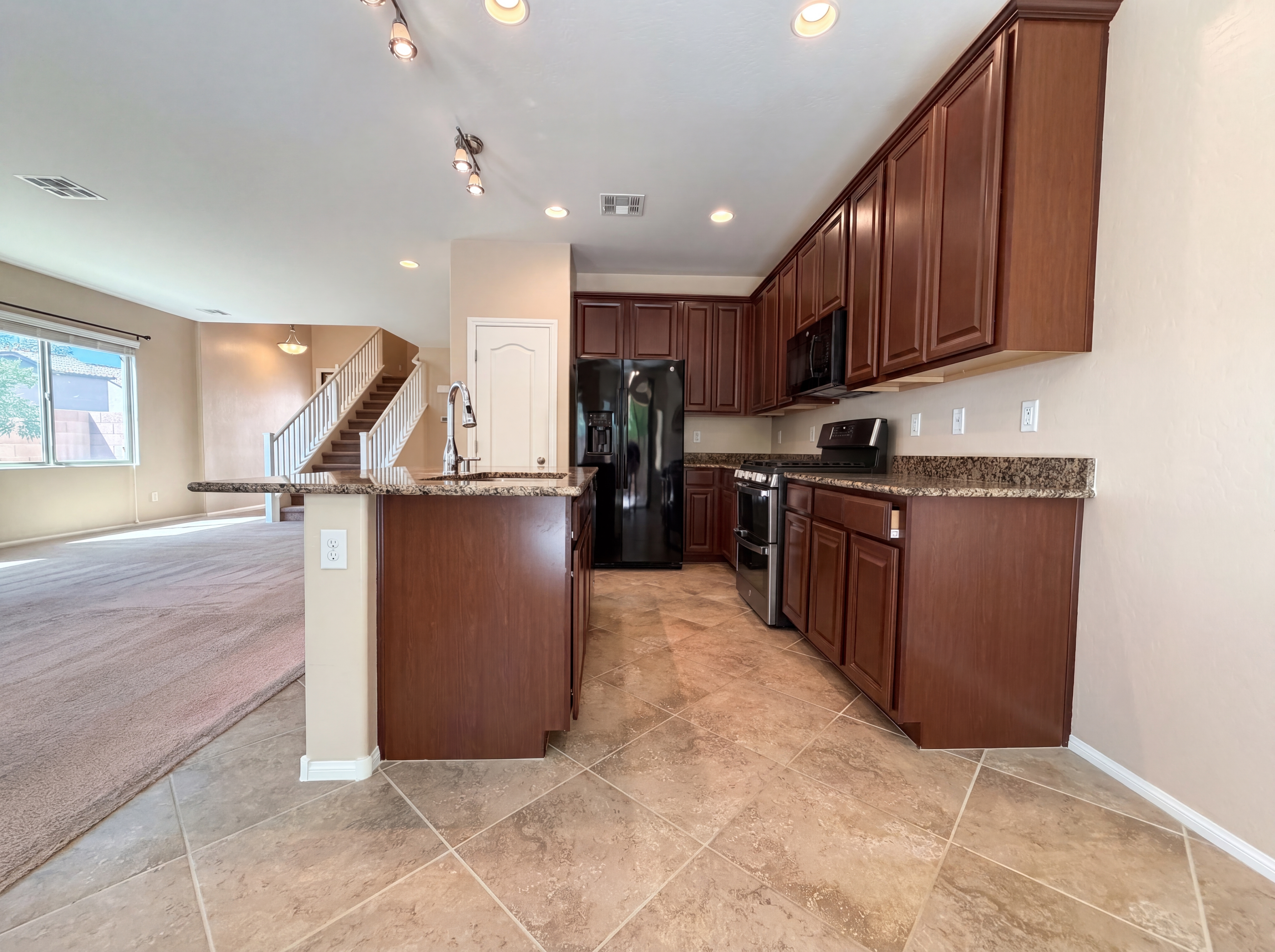 Photo 7 of 23 of 7698 Falmoth Bay Ct, Las Vegas, NV