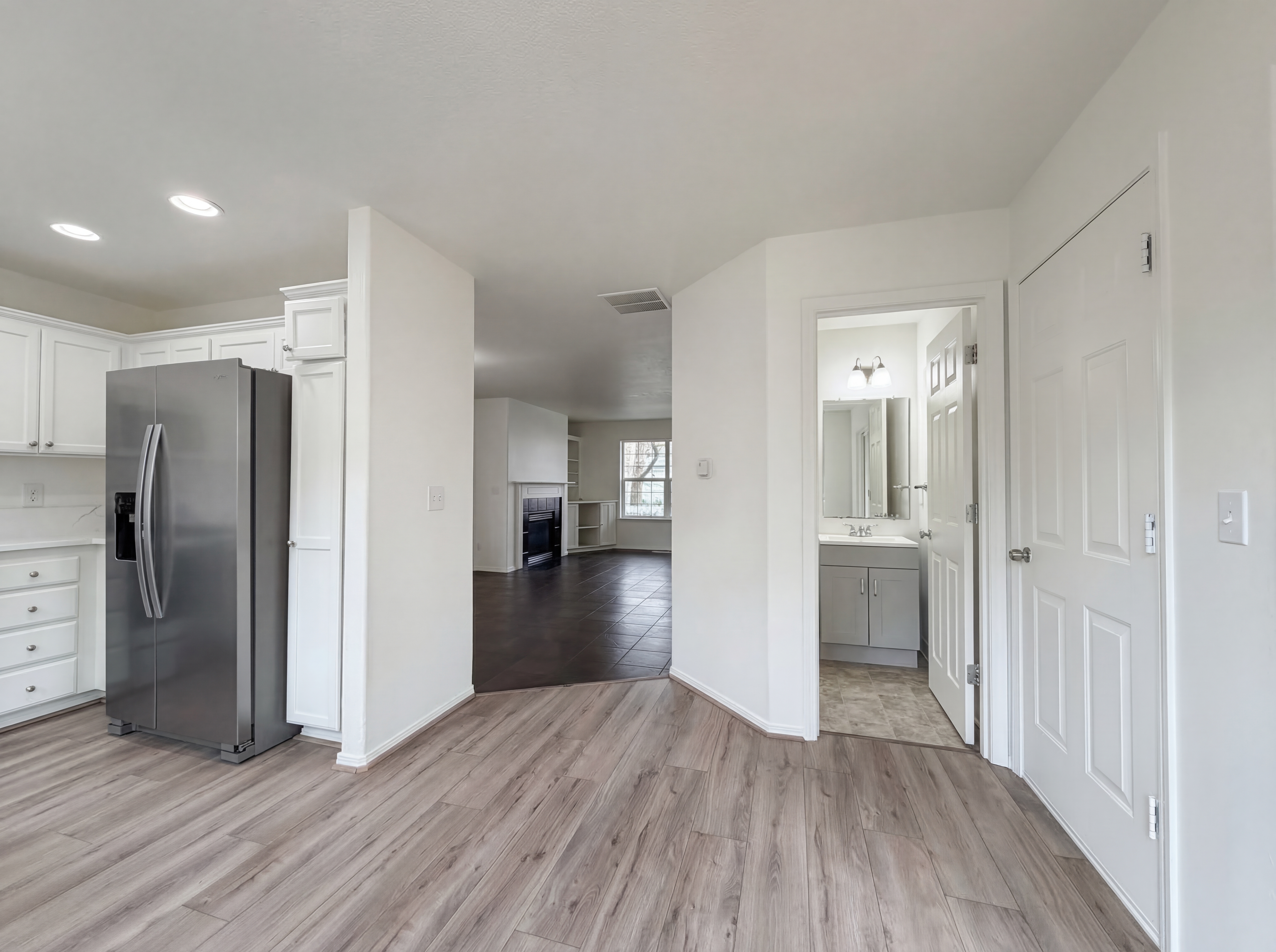 Photo 13 of 22 of 1262 NE Kinney St, Hillsboro, OR