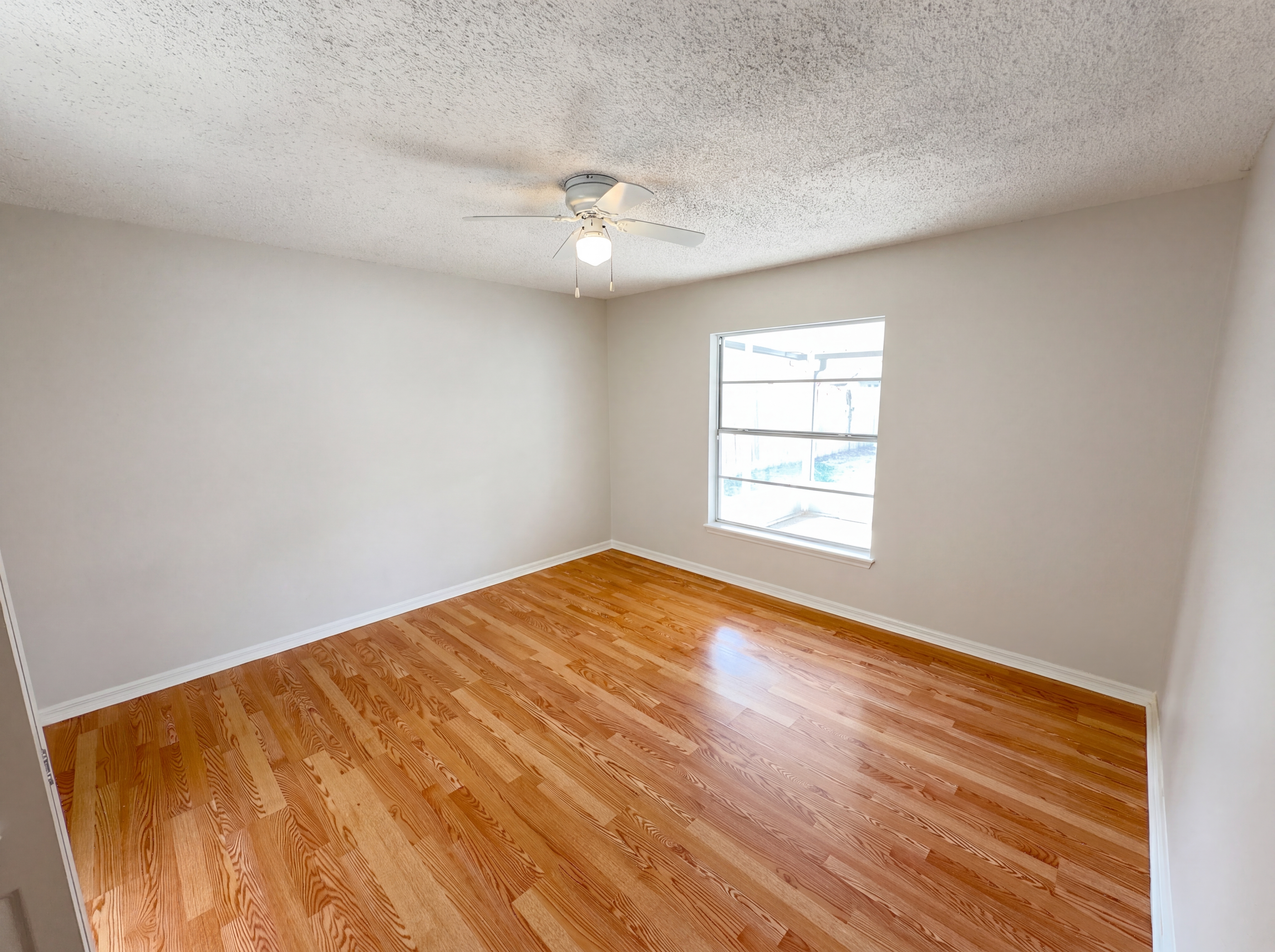 Photo 4 of 21 of 9814 Dean Cove Ln, Orlando, FL