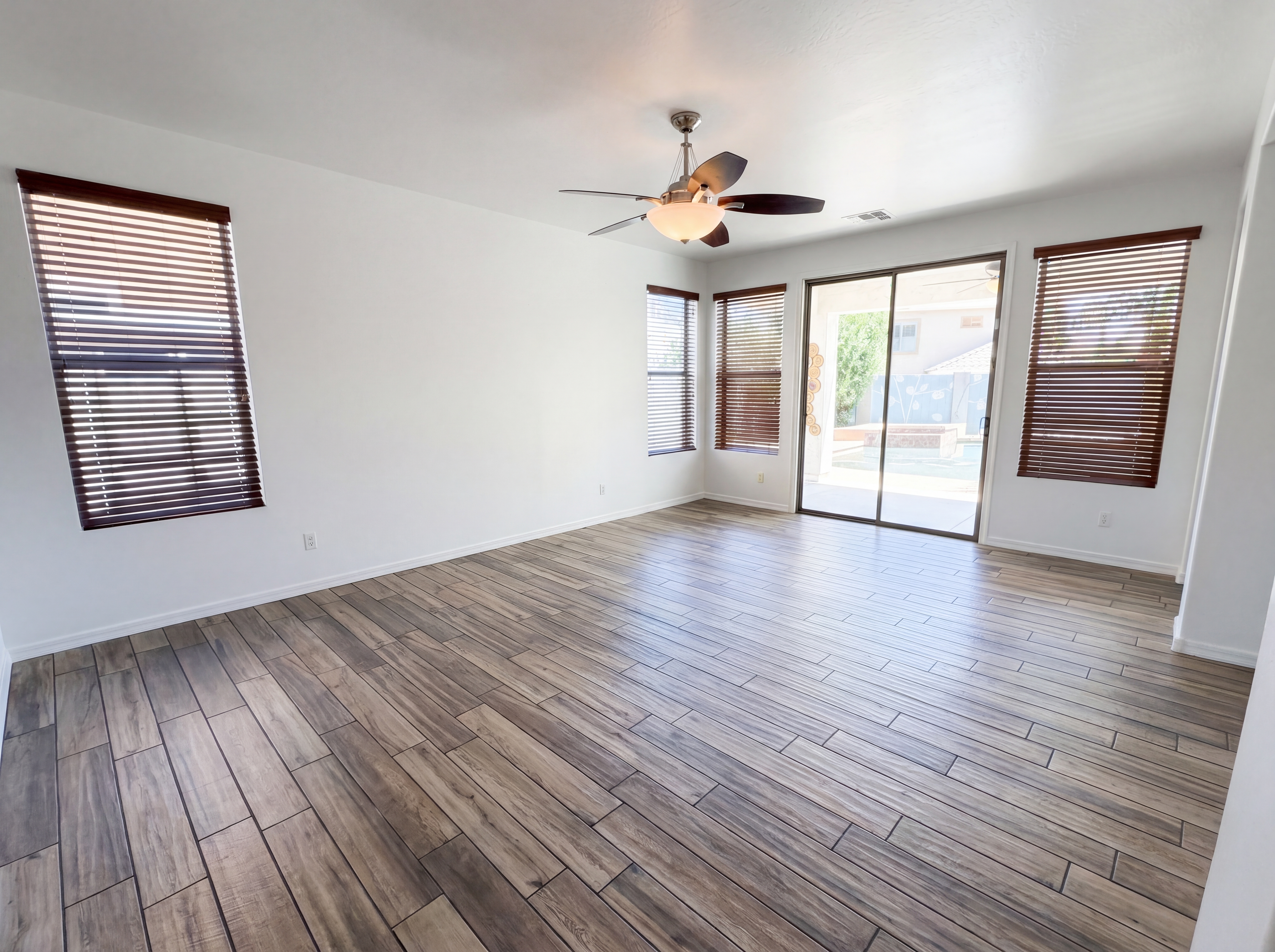 Photo 16 of 49 of 5509 W Rowel Rd, Phoenix, AZ