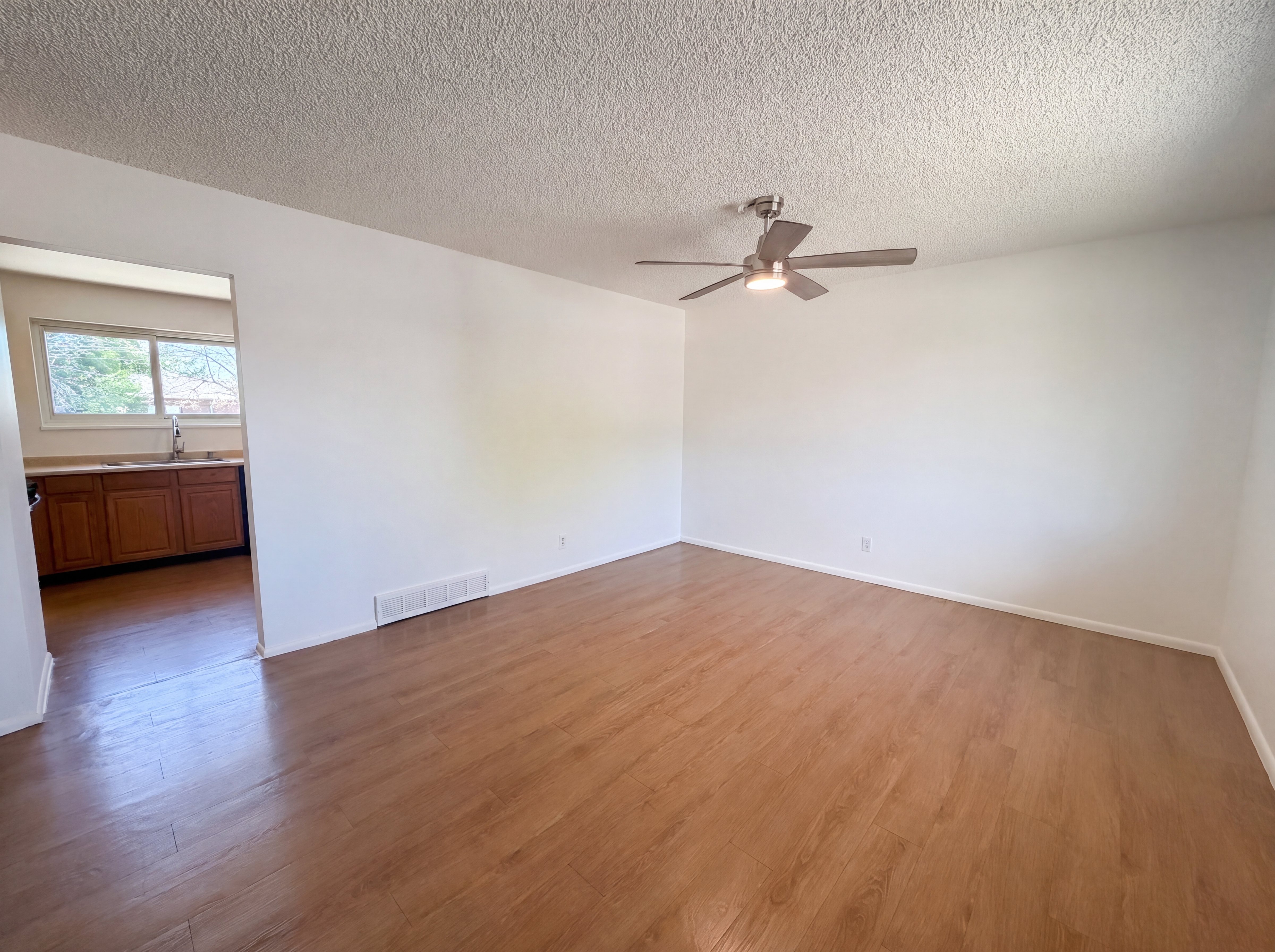 Photo 3 of 25 of 1902 E 116th Pl, Northglenn, CO