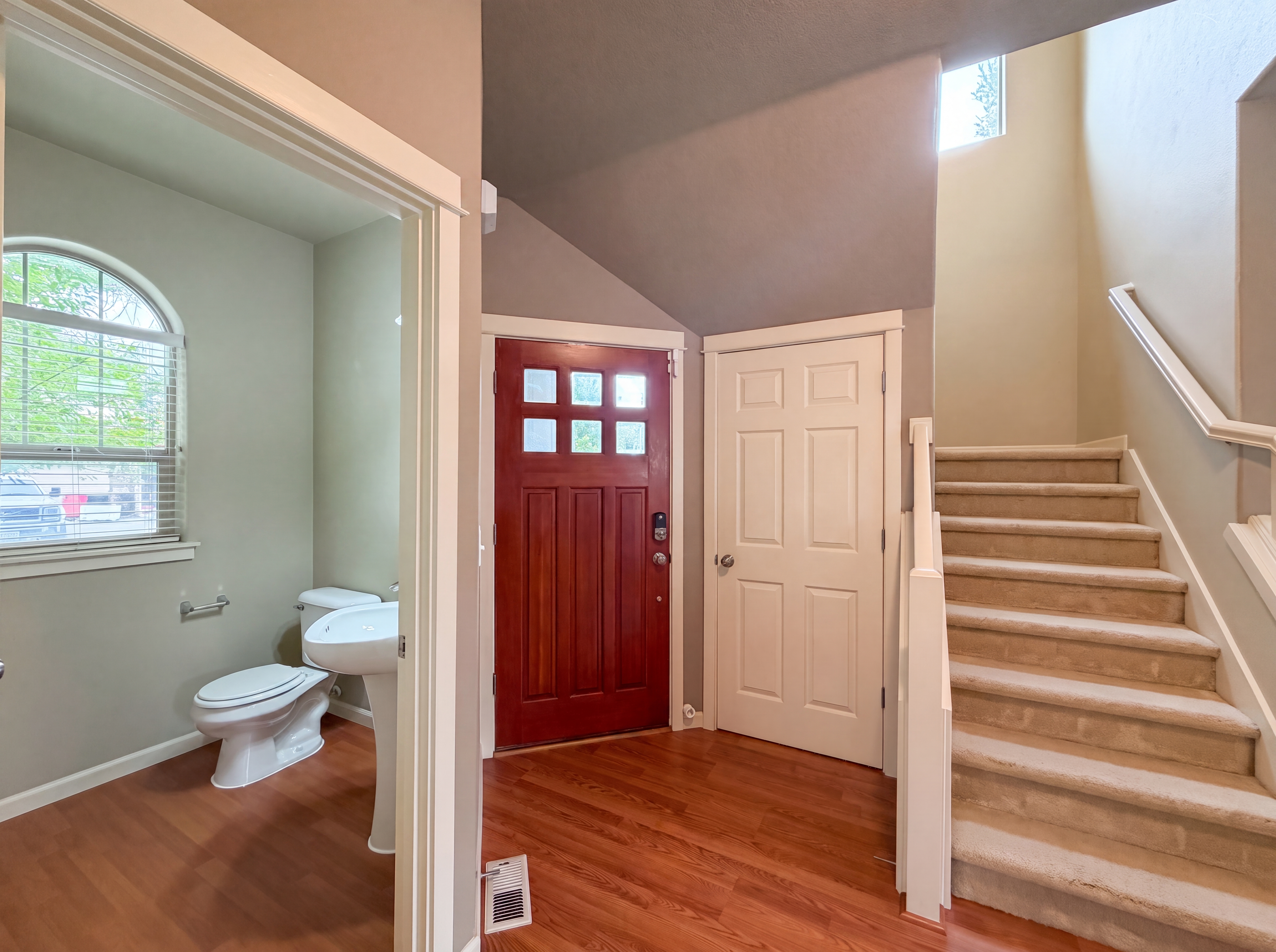 Photo 10 of 23 of 1724 SW Willowview Ter, Beaverton, OR
