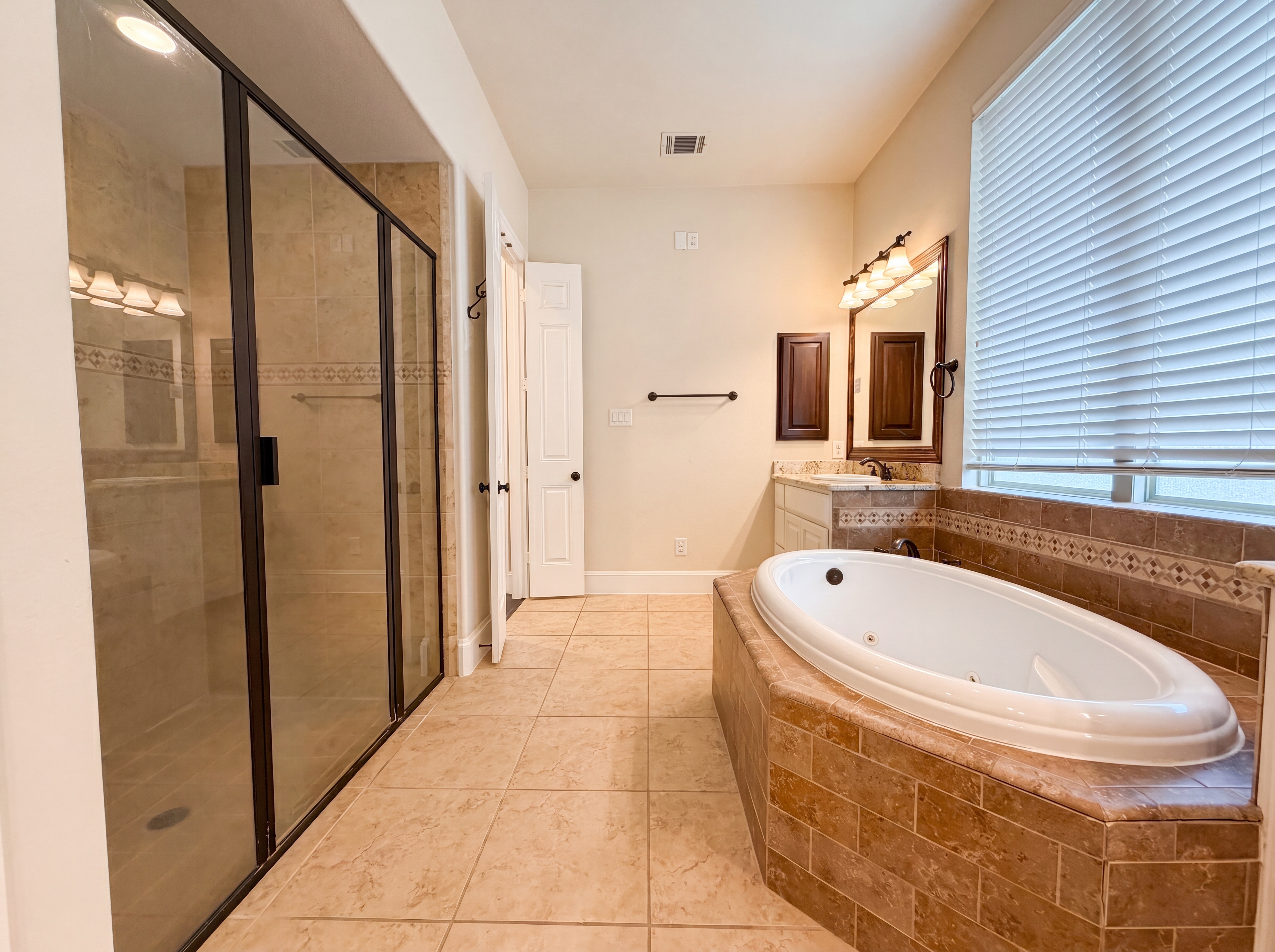 Photo 24 of 29 of 27911 Warren Park Dr, Katy, TX