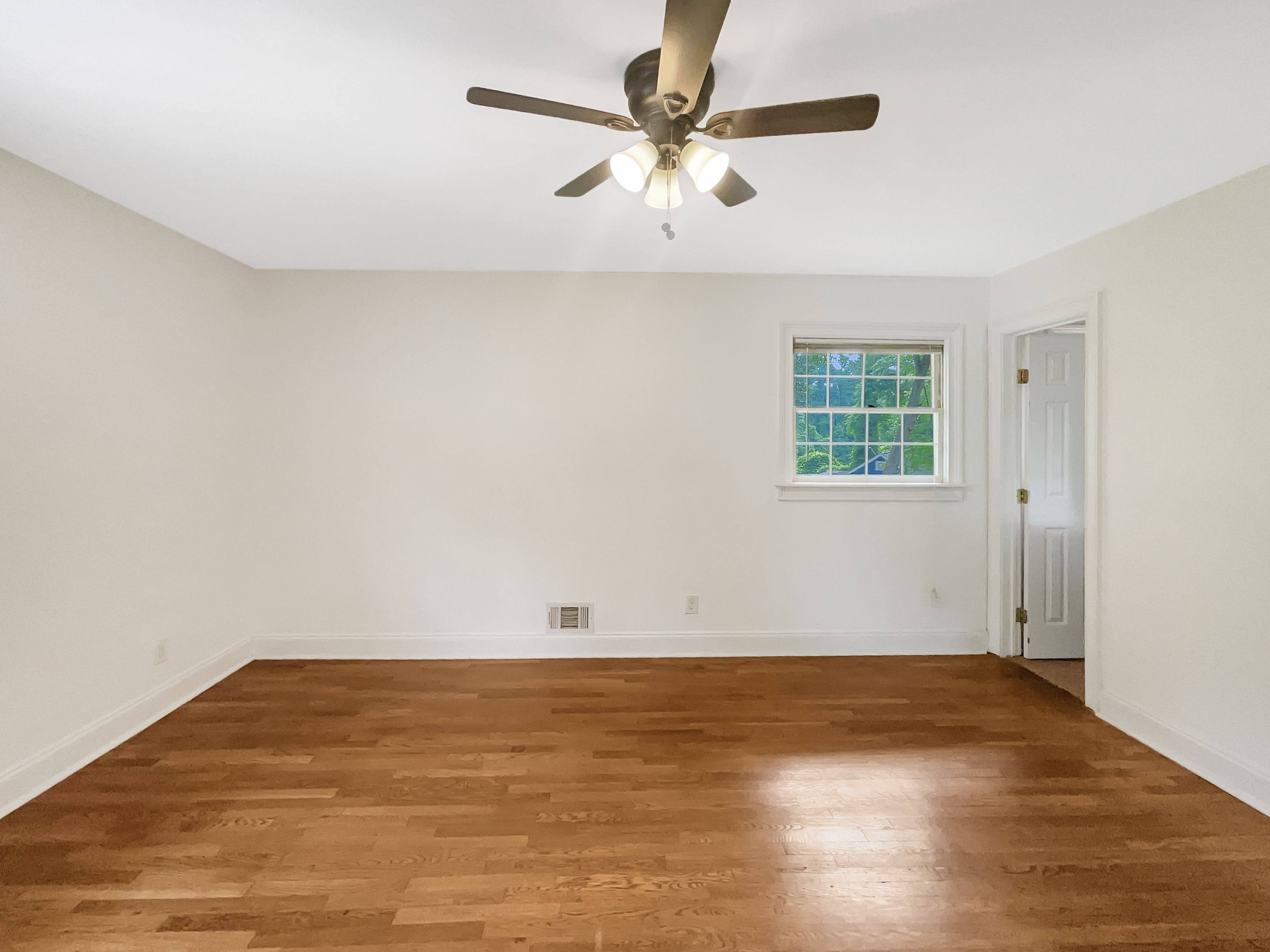 Photo 5 of 33 of 2784 Williamsburg Way, Decatur, GA