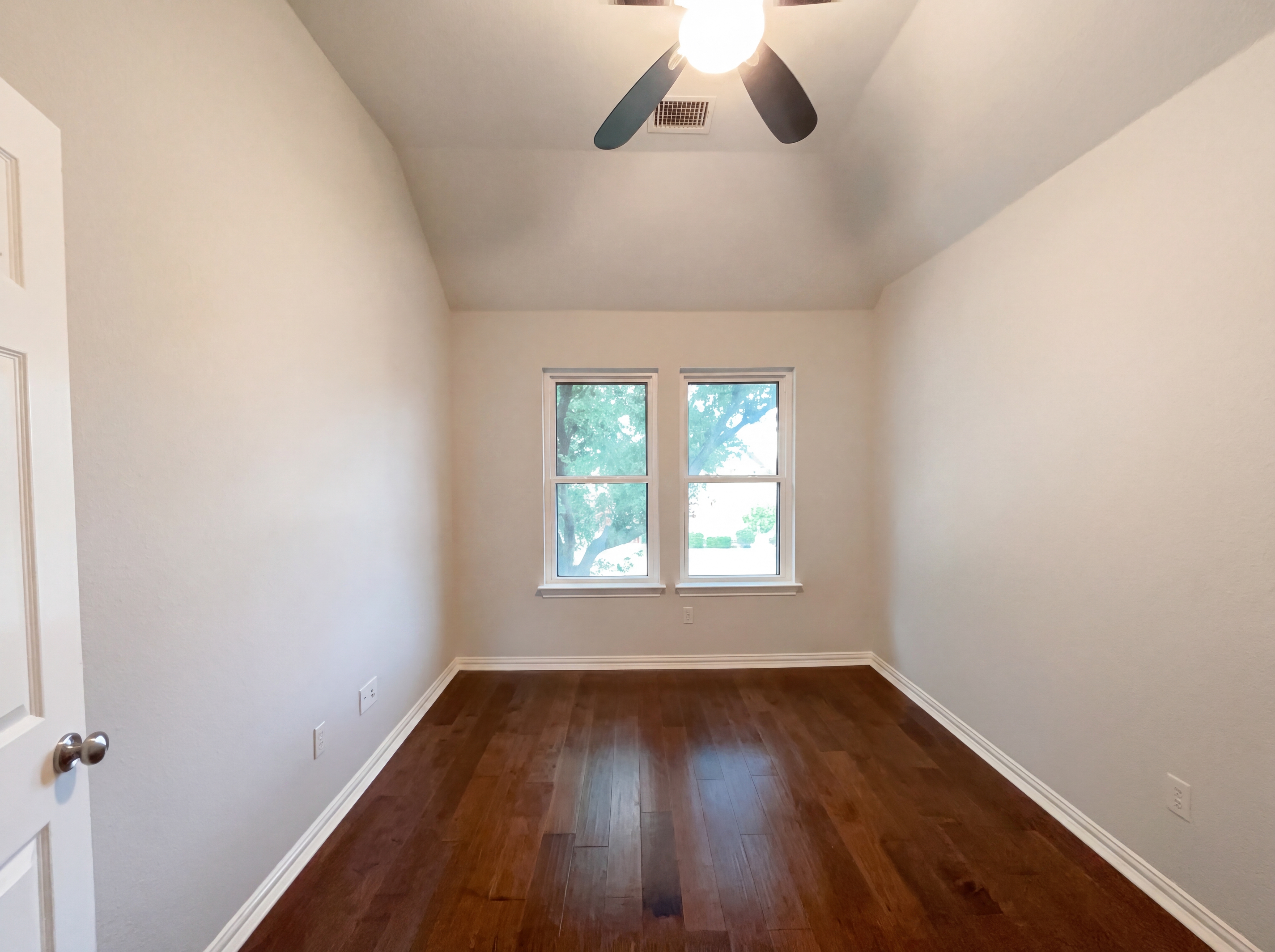 Photo 9 of 18 of 17836 Mary Margaret St, Dallas, TX