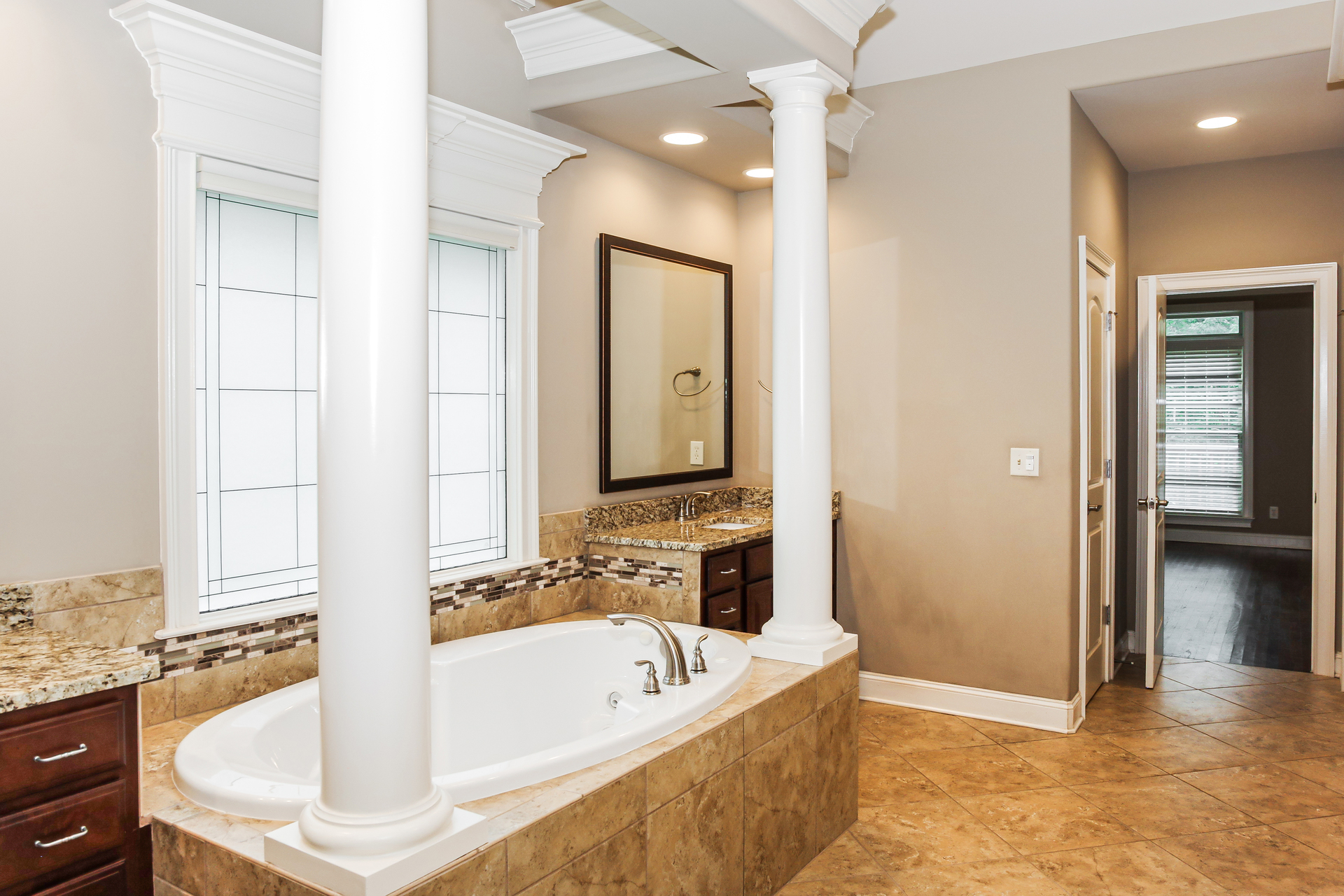 Photo 13 of 21 of 5 Bluff View Dr SE, Huntsville, AL