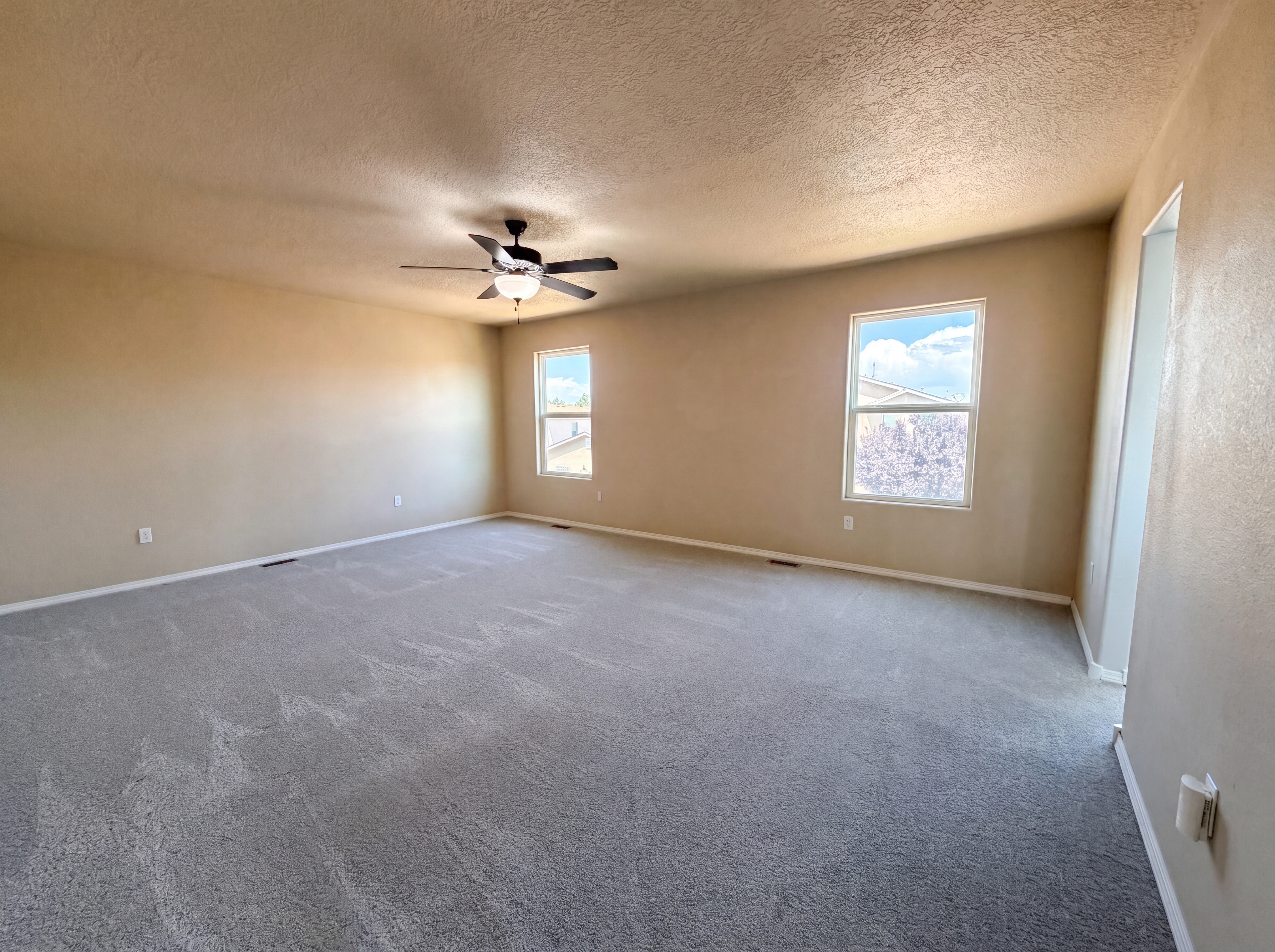 Photo 13 of 26 of 1309 Spruce Meadows Dr NE, Rio Rancho, NM