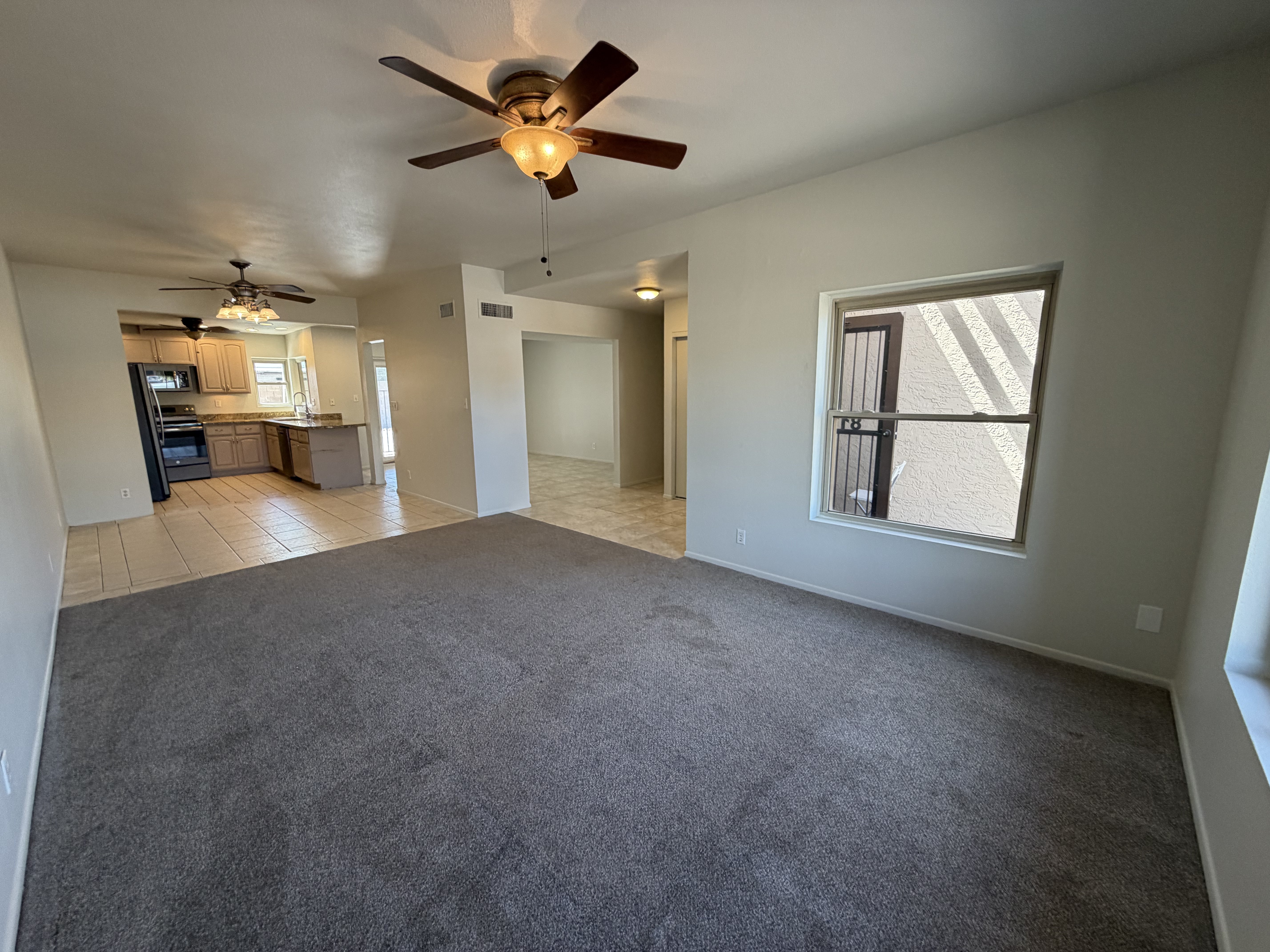Photo 3 of 21 of 817 W Isabella Ave, Mesa, AZ