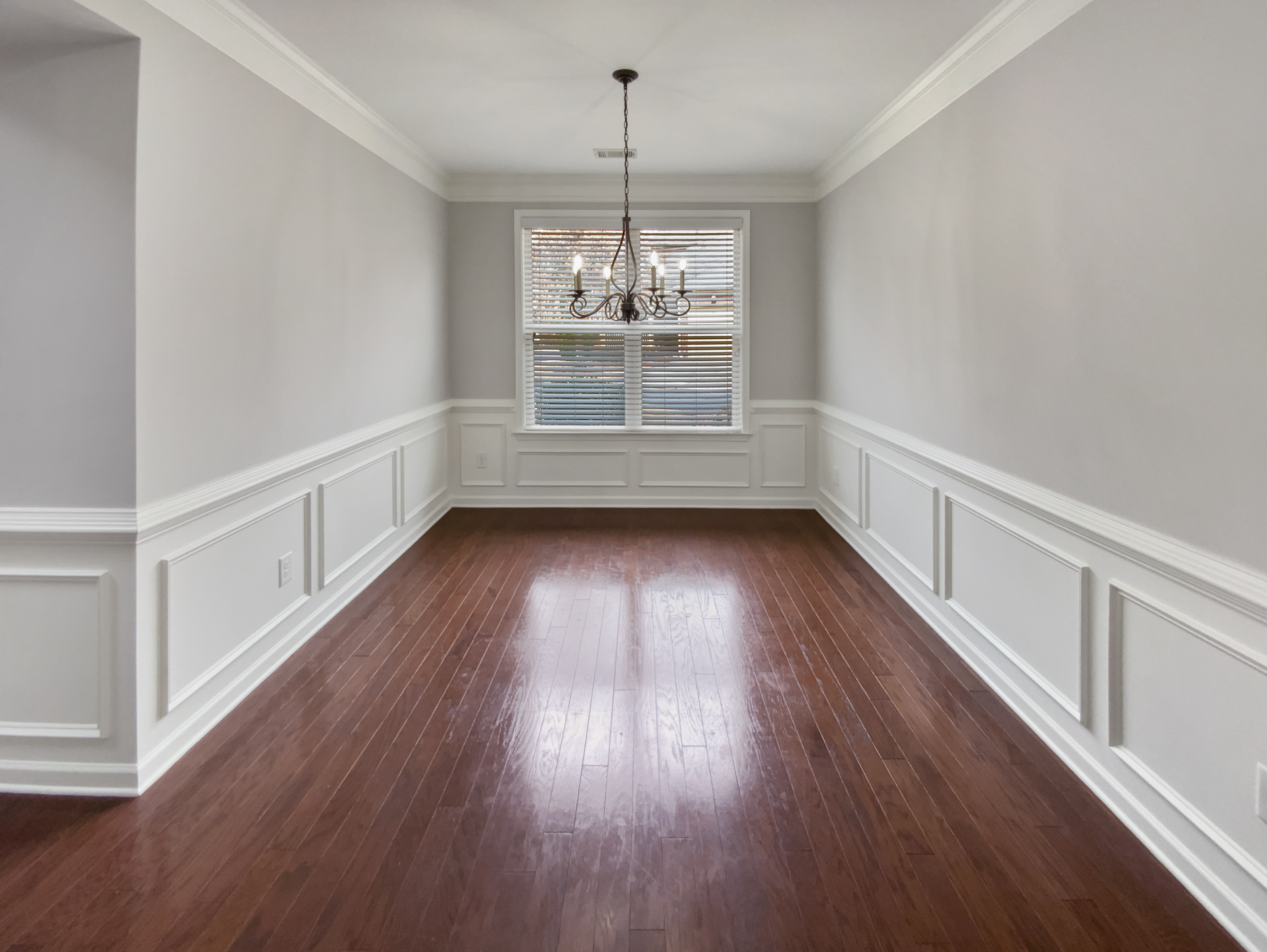 Photo 10 of 26 of 12981 Dartmore Cir, Alpharetta, GA