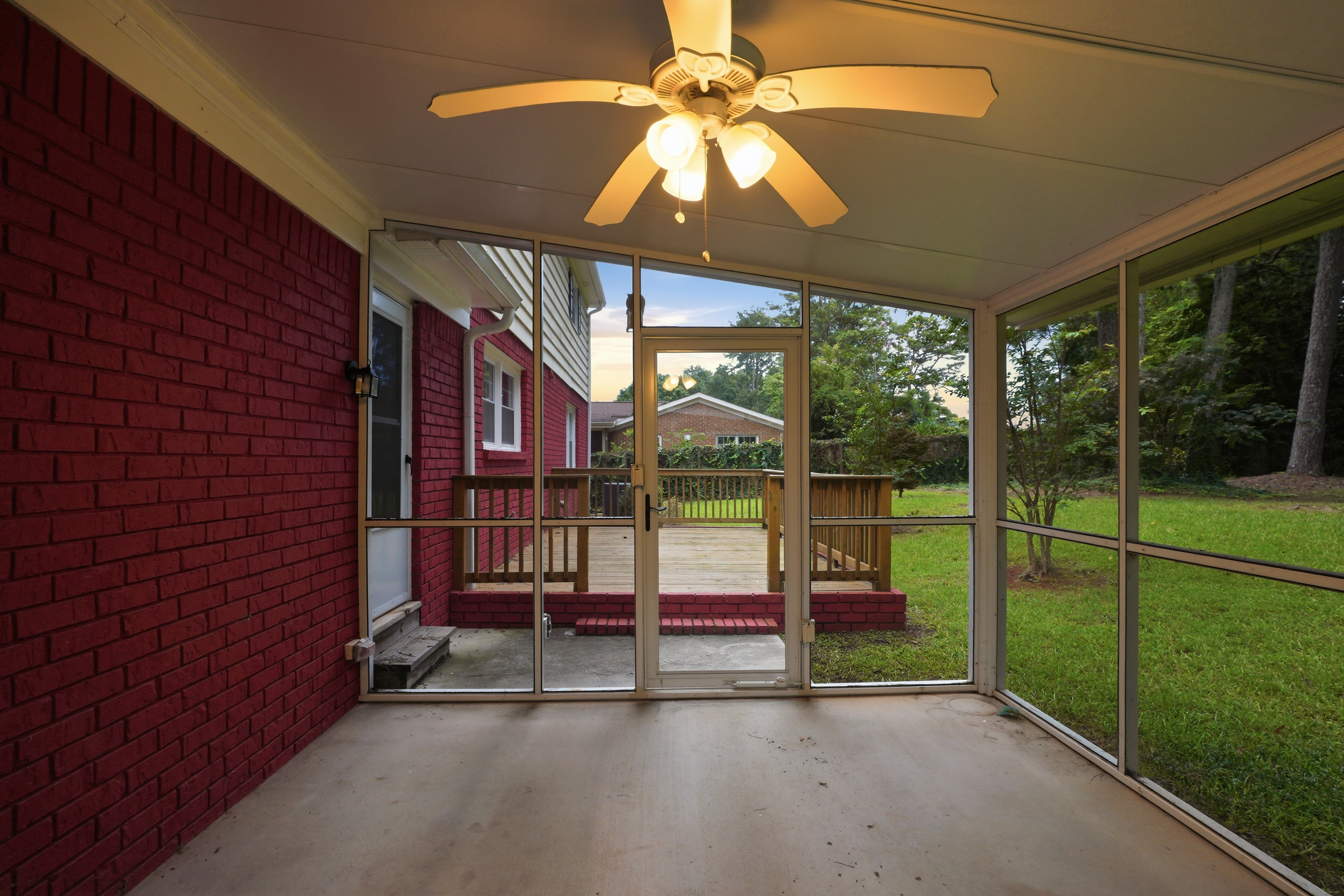 Photo 29 of 35 of 1604 Drayton Woods Dr, Tucker, GA