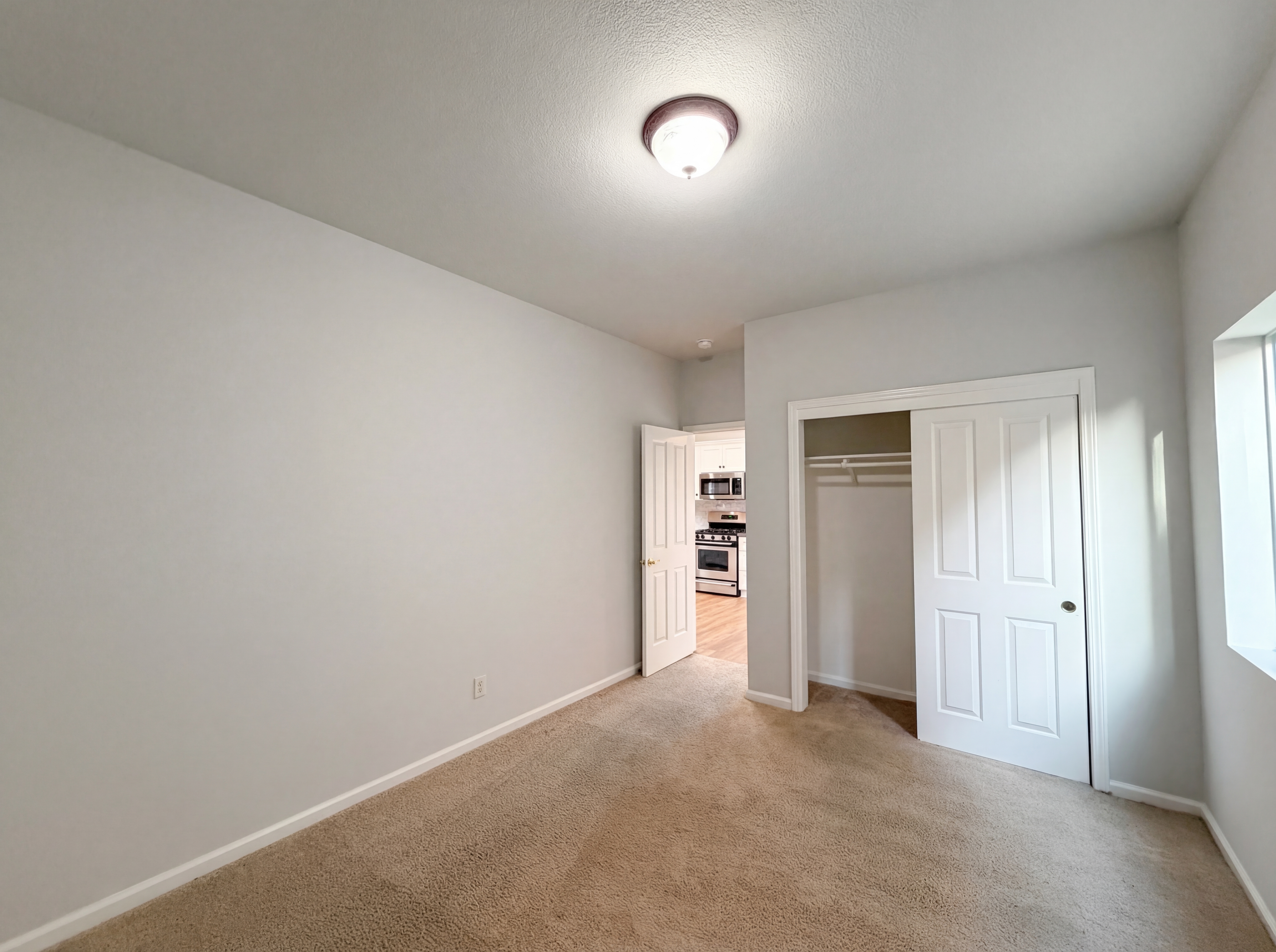 Photo 4 of 39 of 224 Pinecrest Ct, Roseville, CA