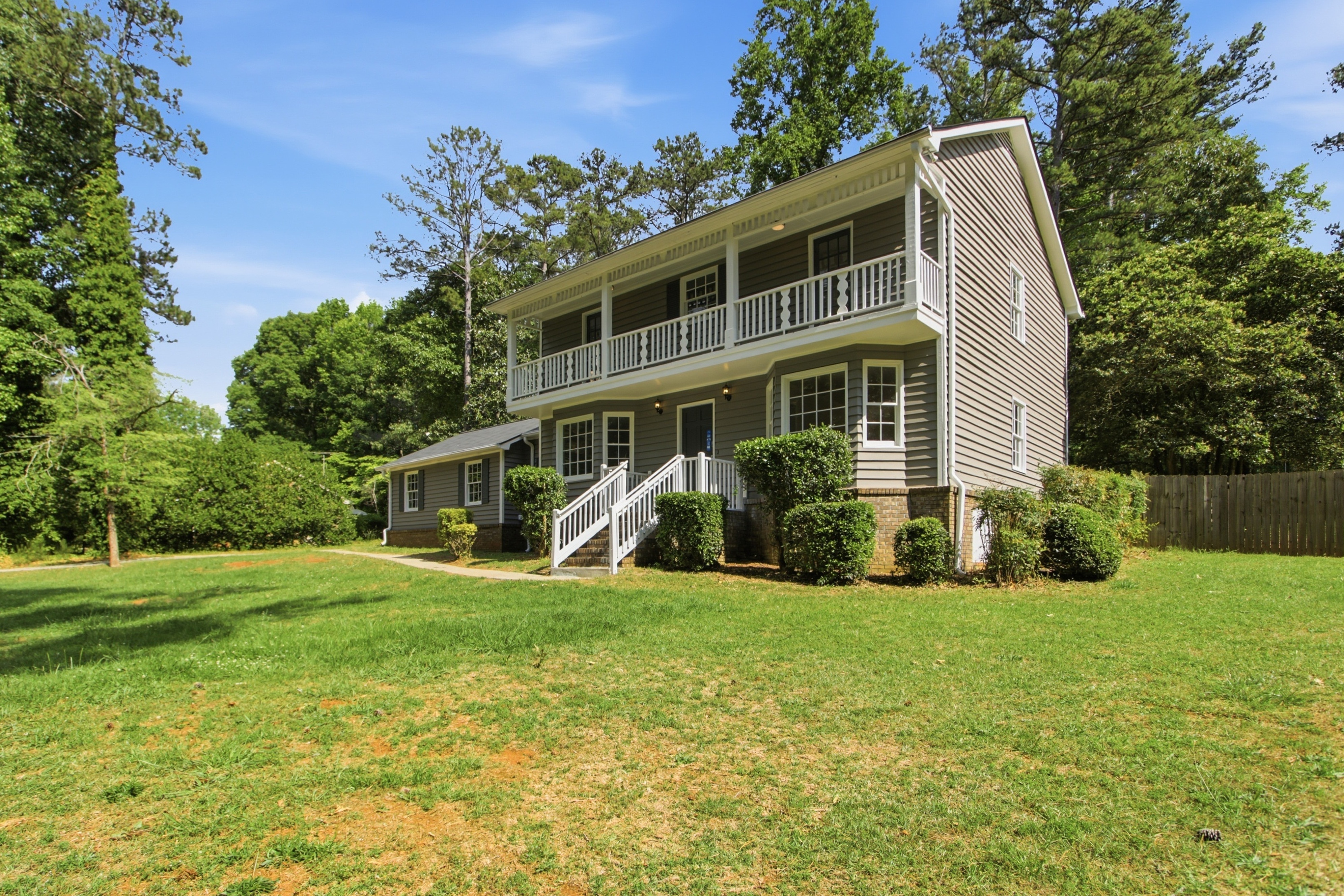 Photo 6 of 40 of 310 Derby Dr, Fayetteville, GA