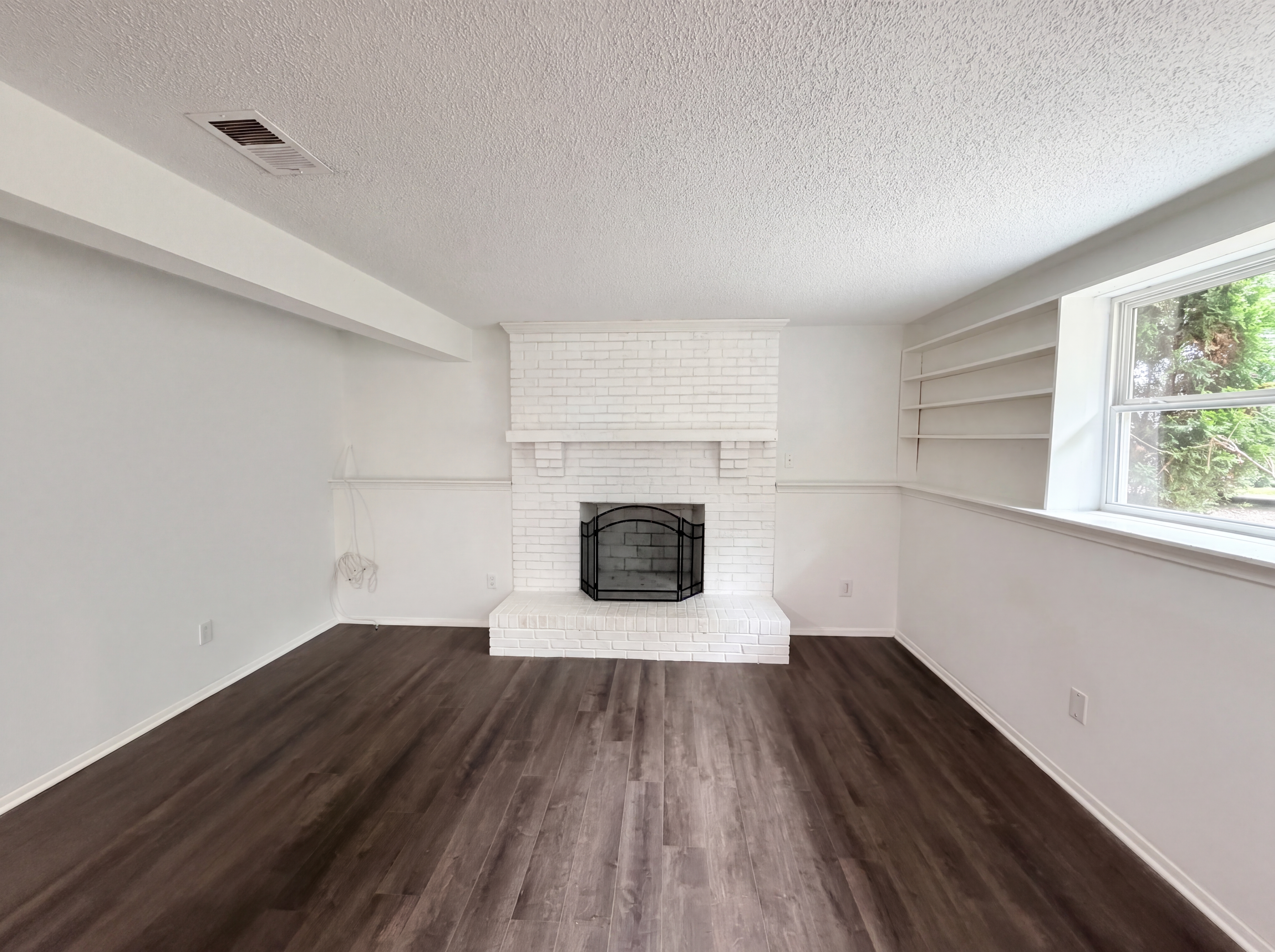 Photo 3 of 20 of 8435 Othello Pl, Charlotte, NC