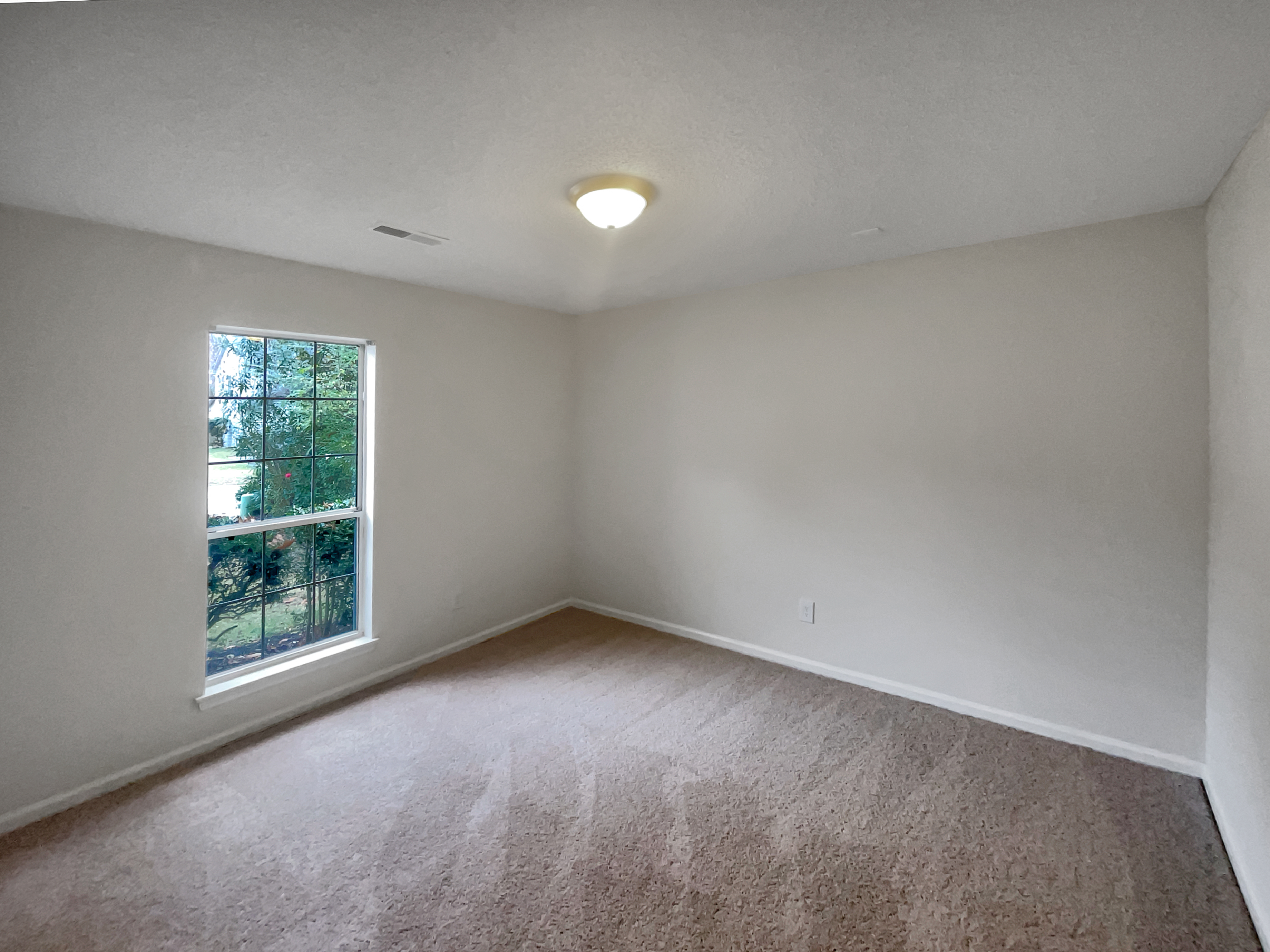 Photo 4 of 15 of 105 Nottingham Ct, Summerville, SC