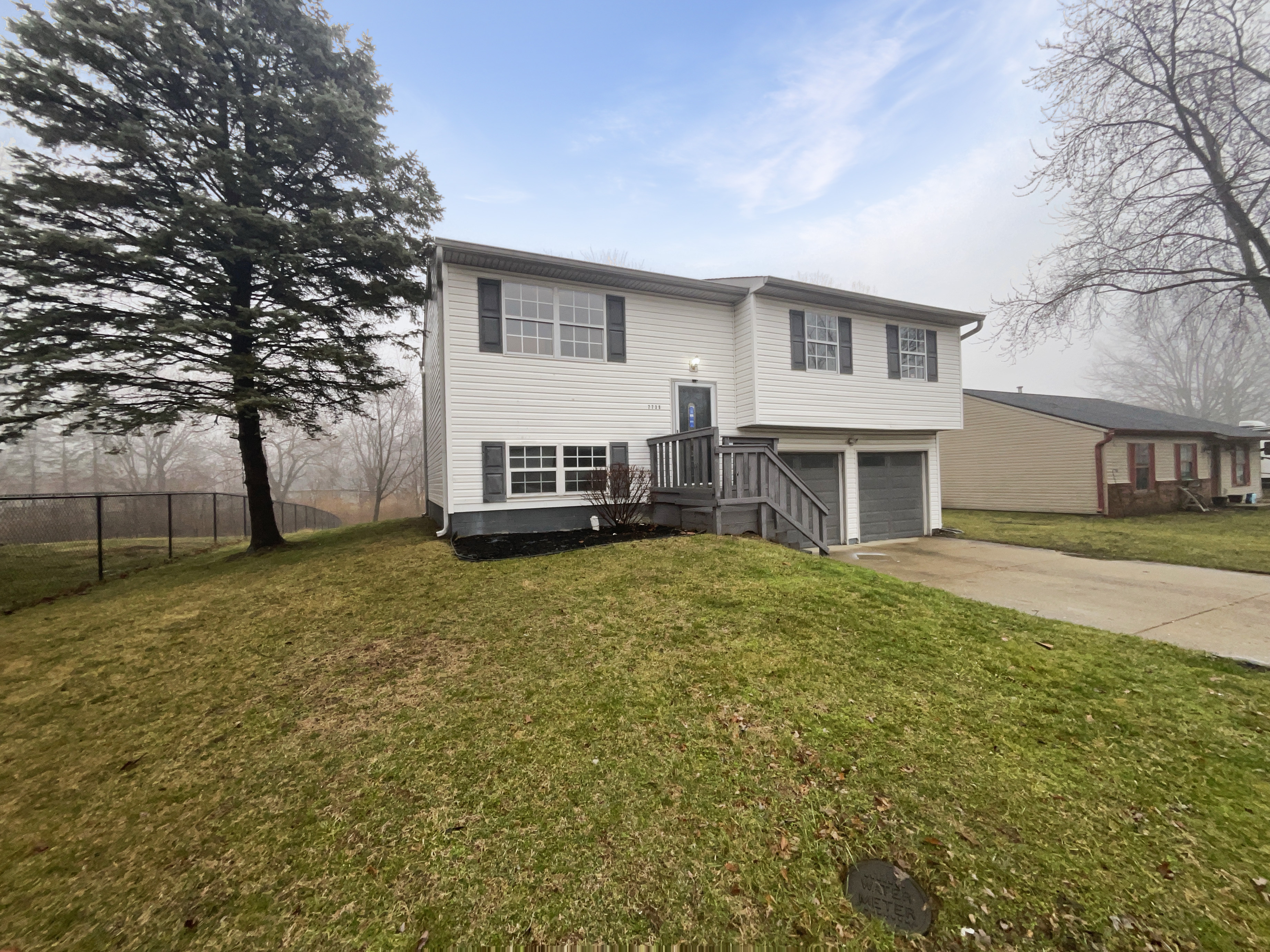 Photo 12 of 18 of 7739 Inverness Dr, Indianapolis, IN