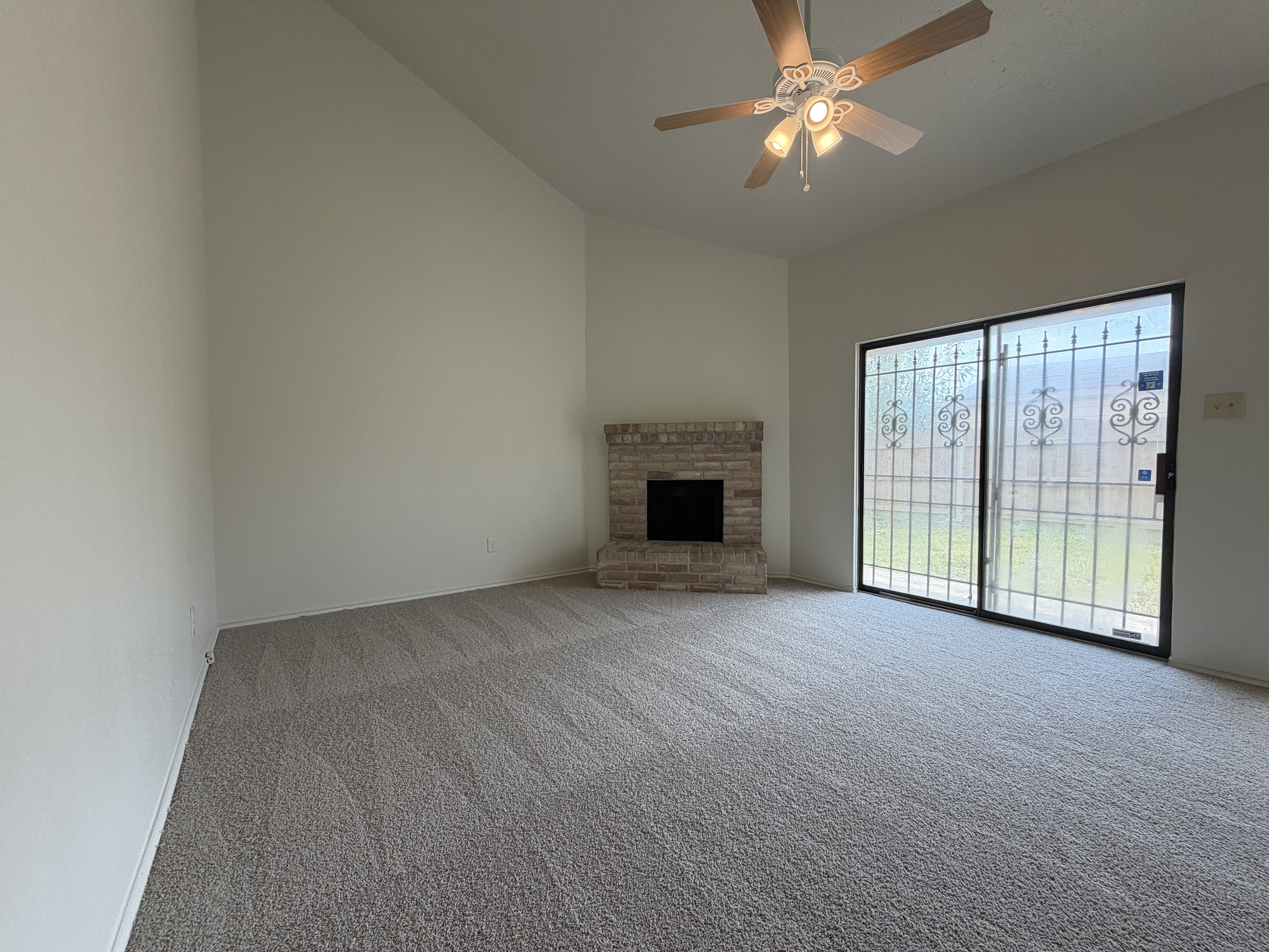 Photo 7 of 16 of 3307 Brookston St, Houston, TX