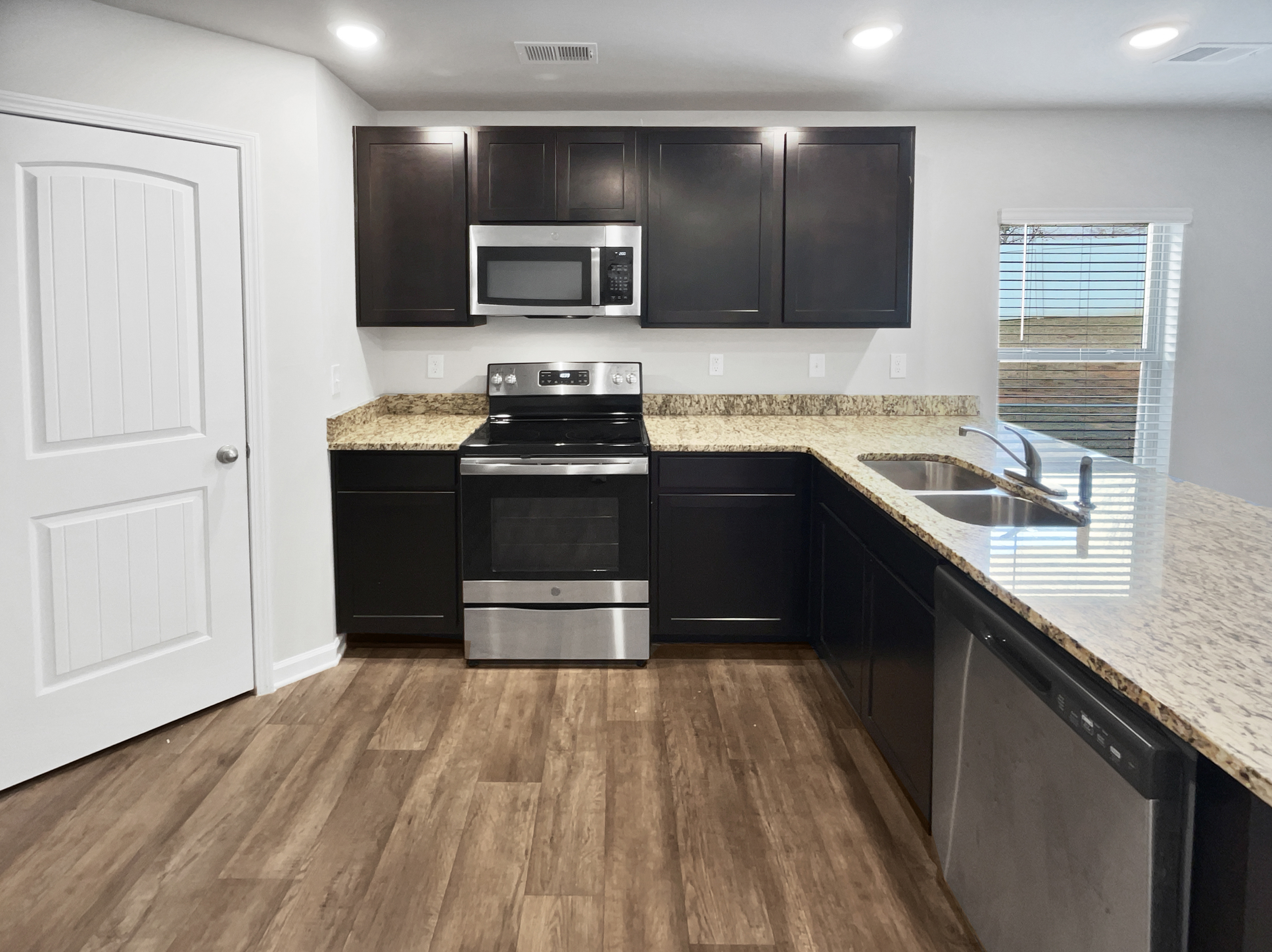 Photo 8 of 25 of 230 Prescott St, Locust Grove, GA