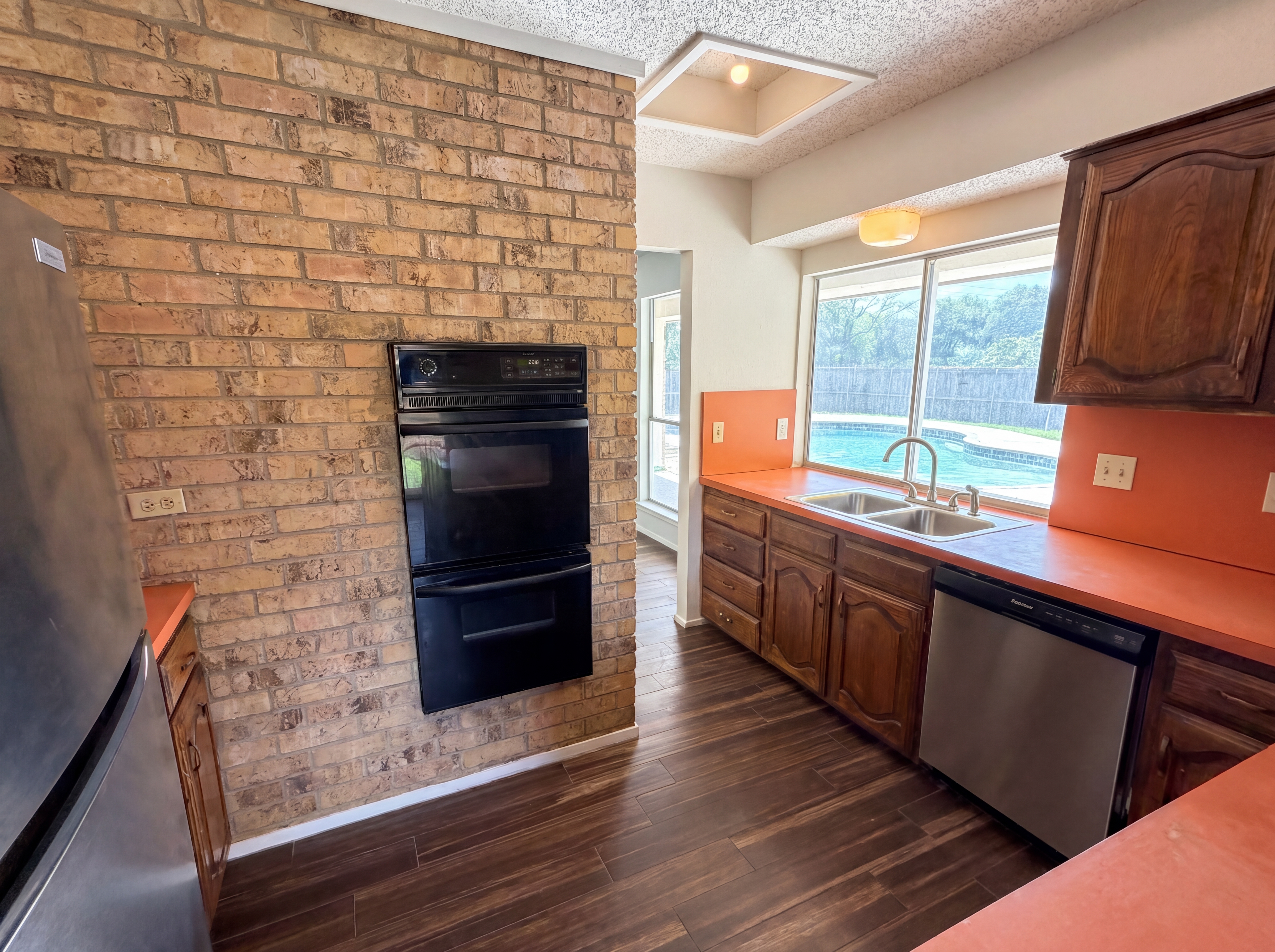Photo 11 of 28 of 3701 Westminster Dr, Carrollton, TX