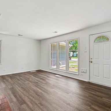 Property photo 3 of 322 Indianwood Blvd