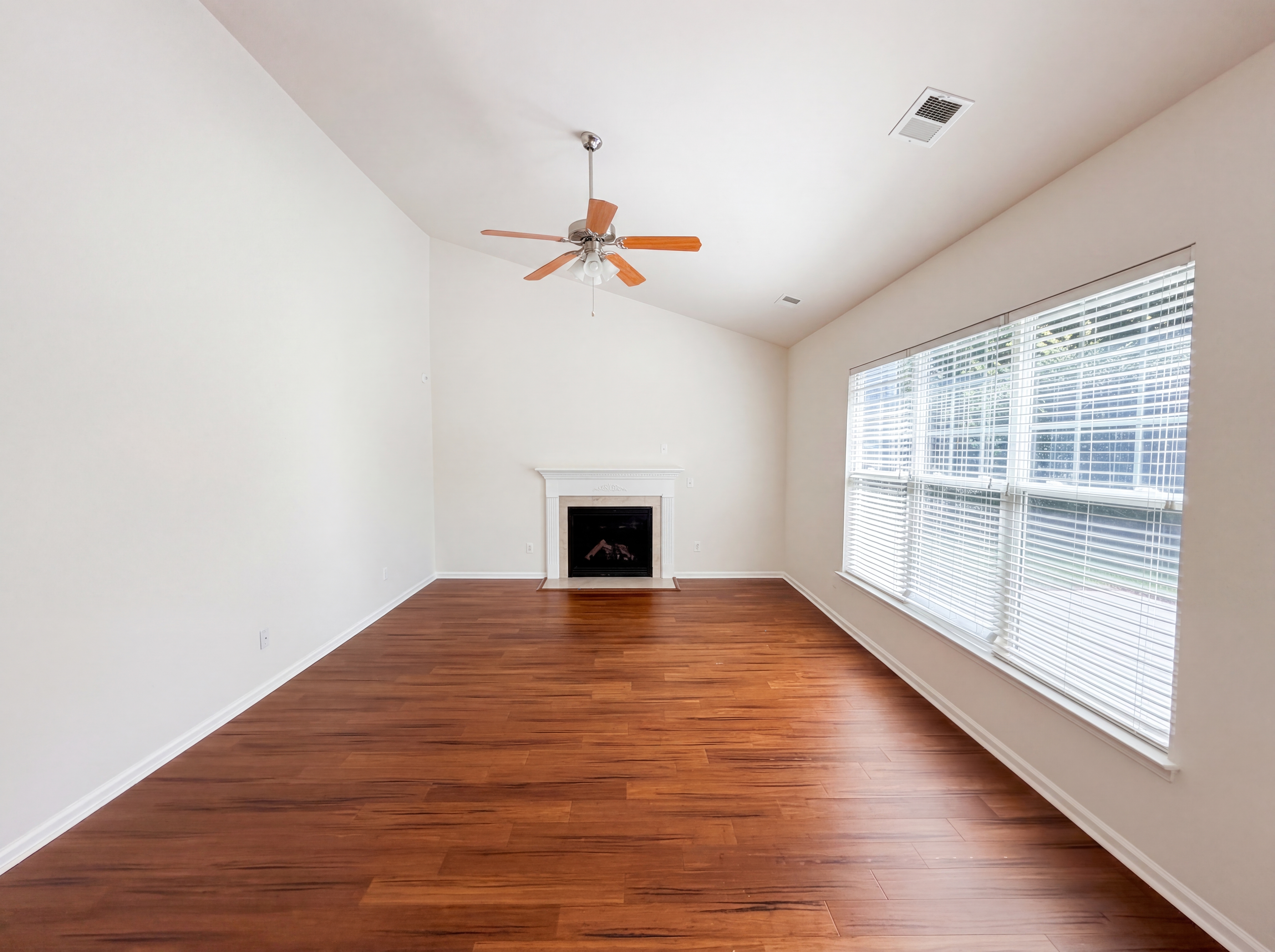 Photo 3 of 22 of 10225 Misty Moss Ct, Mint Hill, NC
