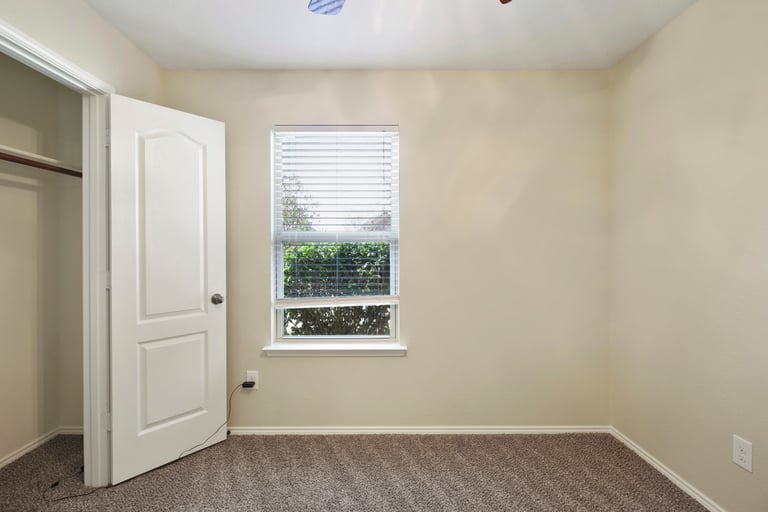 Photo 7 of 26 - 6008 Saddle Flap Dr, Fort Worth, TX 76179