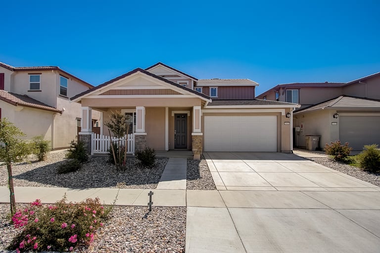 Photo 10 of 30 - 1914 Herrera Dr, Woodland, CA 95776