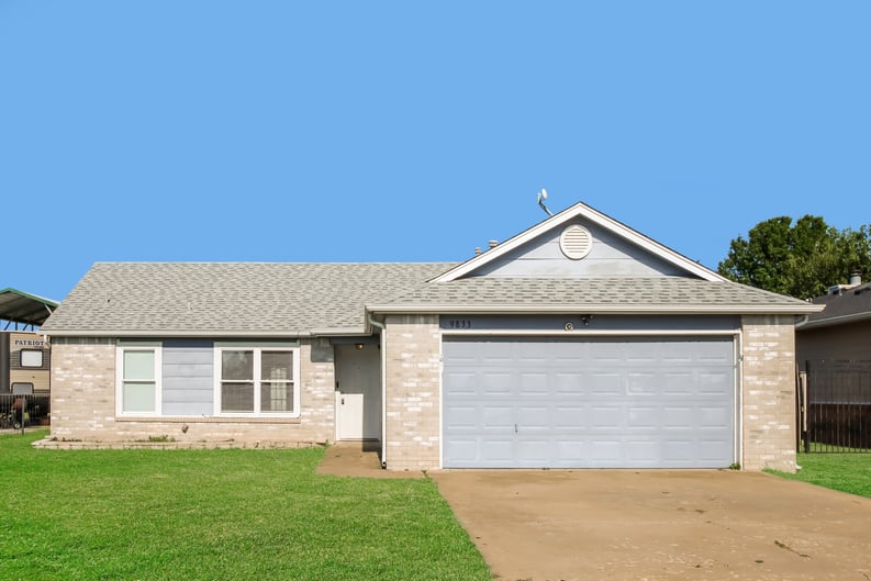 Property photo 1 of 9833 N 43rd East Ave