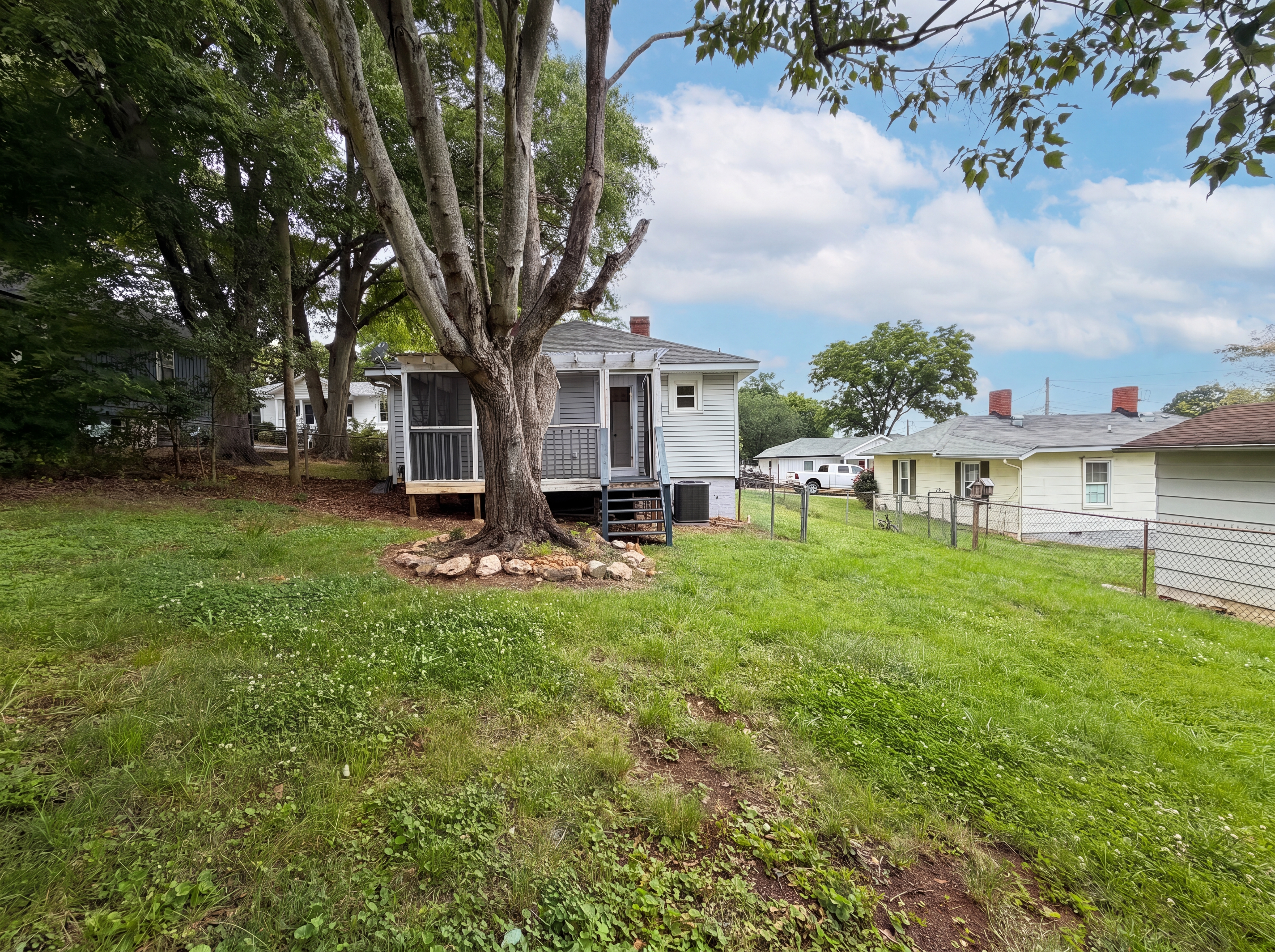 Photo 5 of 16 of 435 Sixteenth St, Cramerton, NC