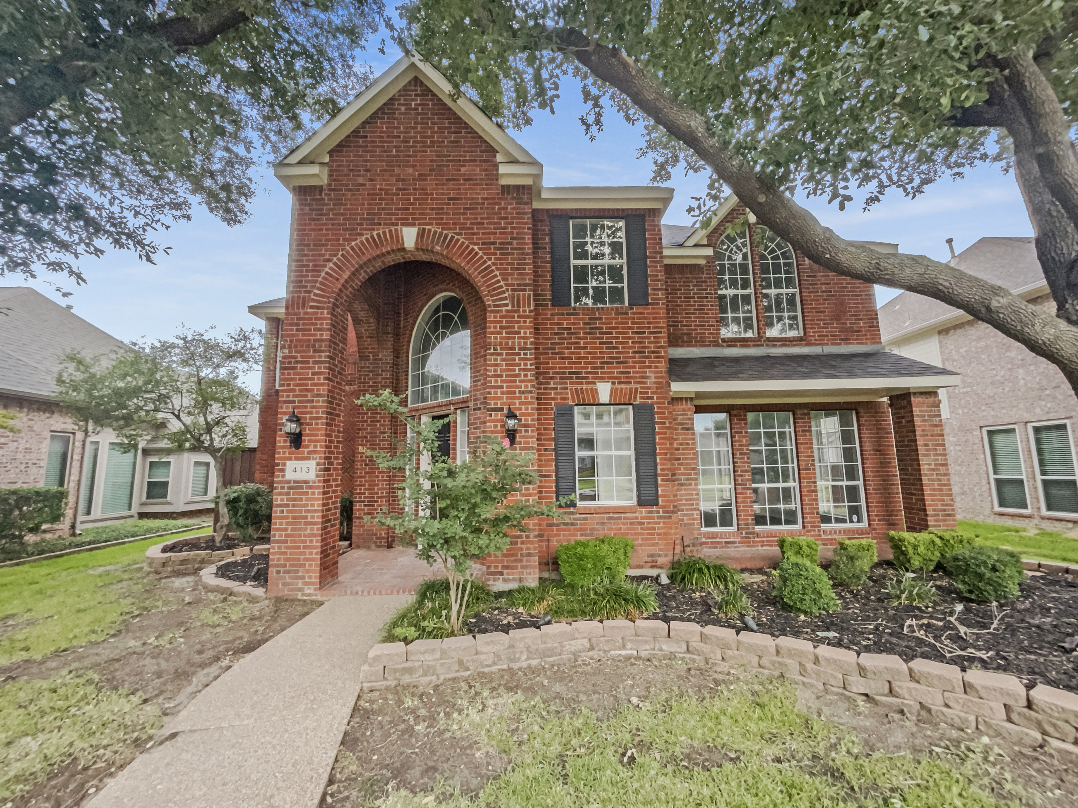 Photo 9 of 41 of 413 Thunderbrook Rd, Garland, TX
