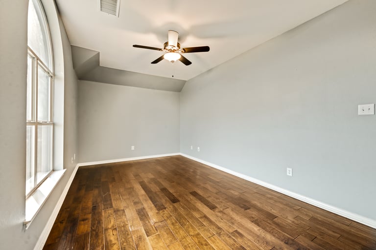 Photo 16 of 29 - 2911 Lochwood Cir, Corinth, TX 76208