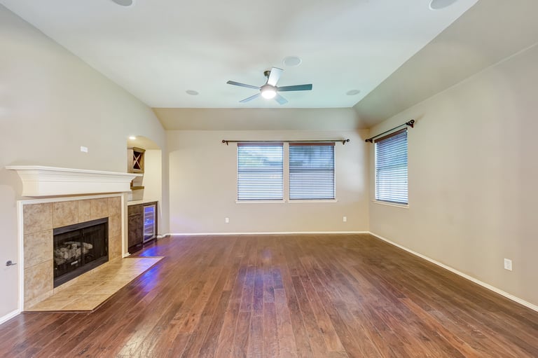 Photo 12 of 32 - 9900 Shelburne Rd, Fort Worth, TX 76244