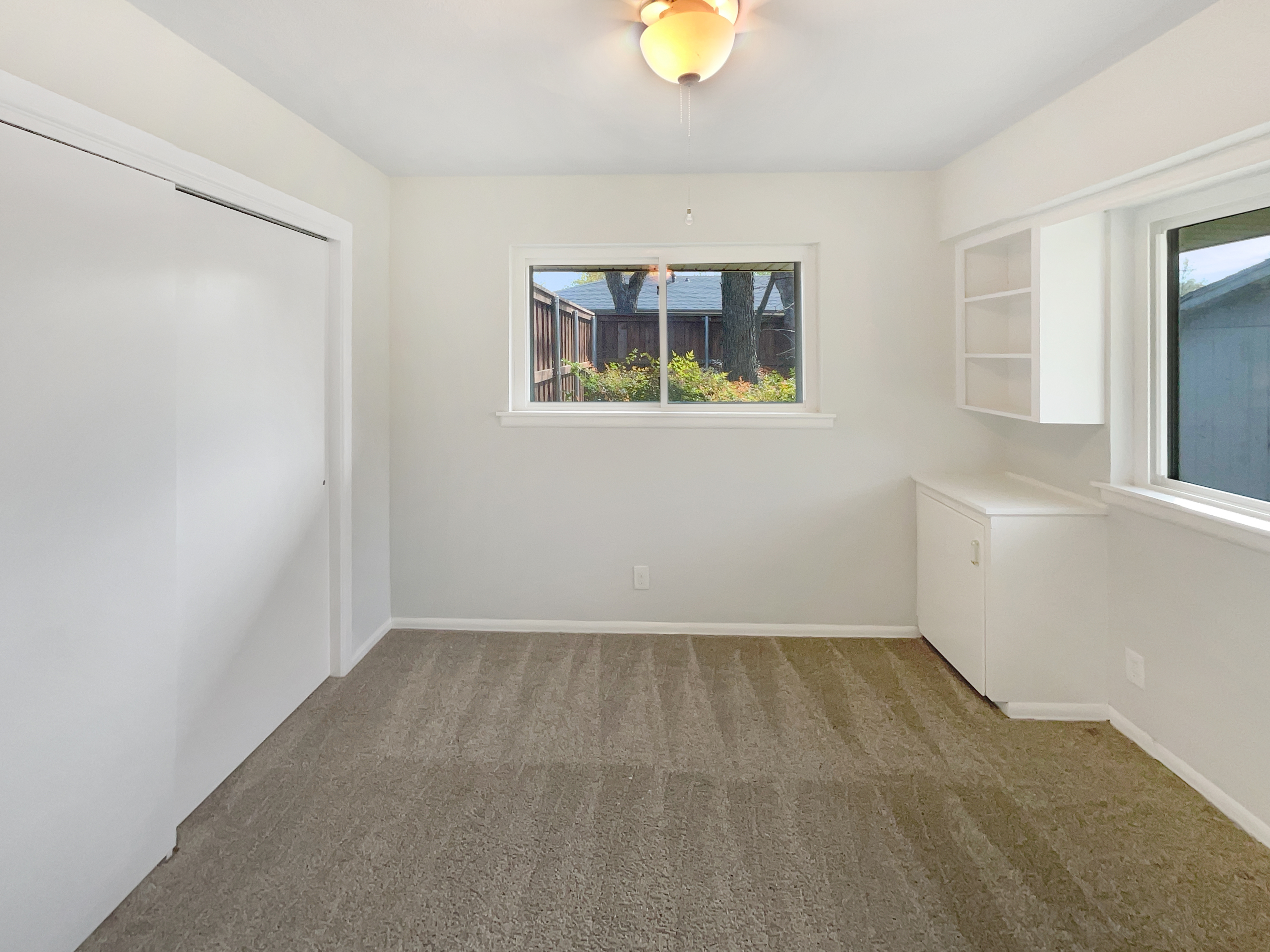Photo 7 of 18 of 4106 Walnut Hill Ln, Dallas, TX