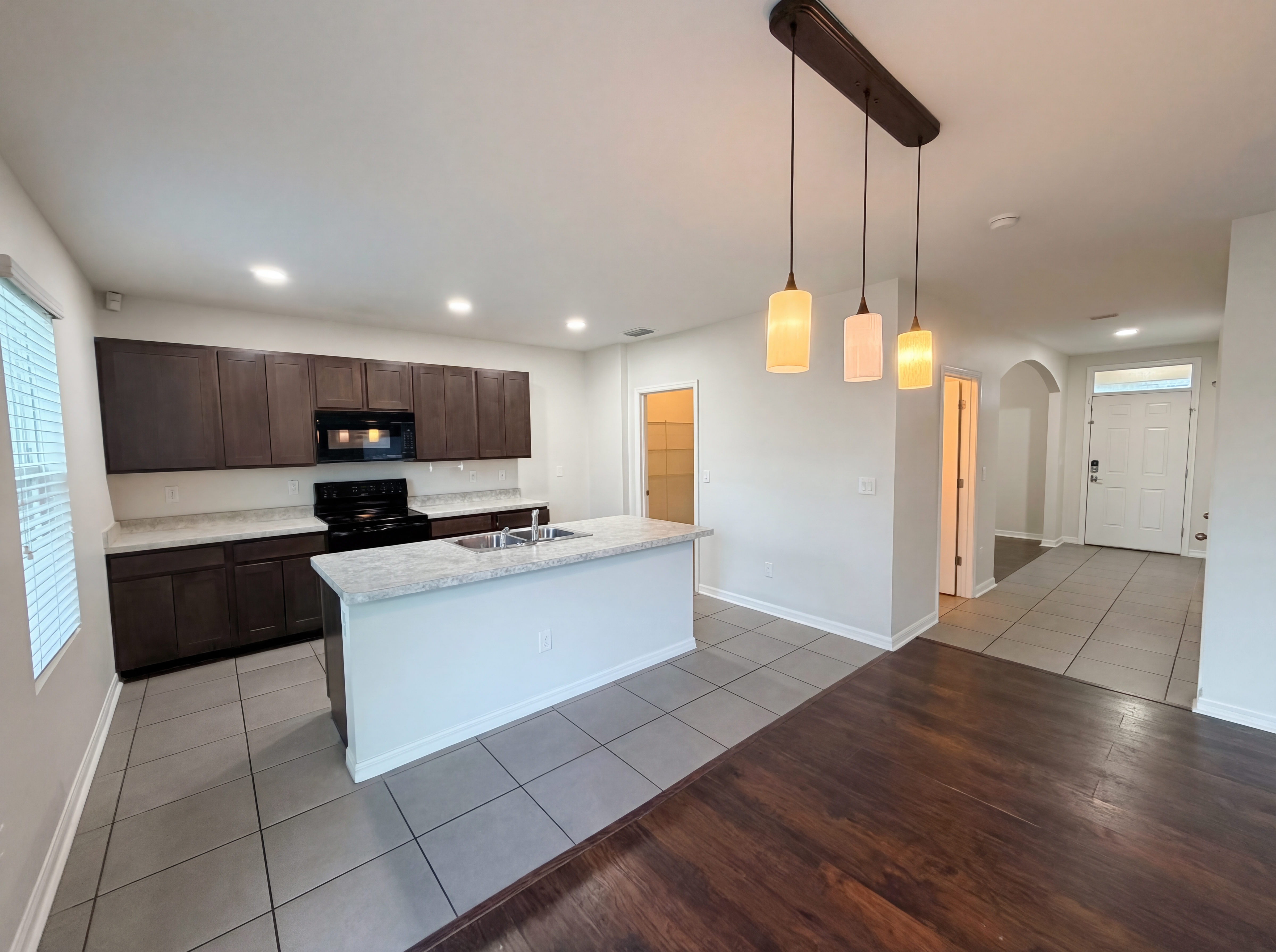 Photo 2 of 34 of 35687 Hillbrook Ave, Zephyrhills, FL
