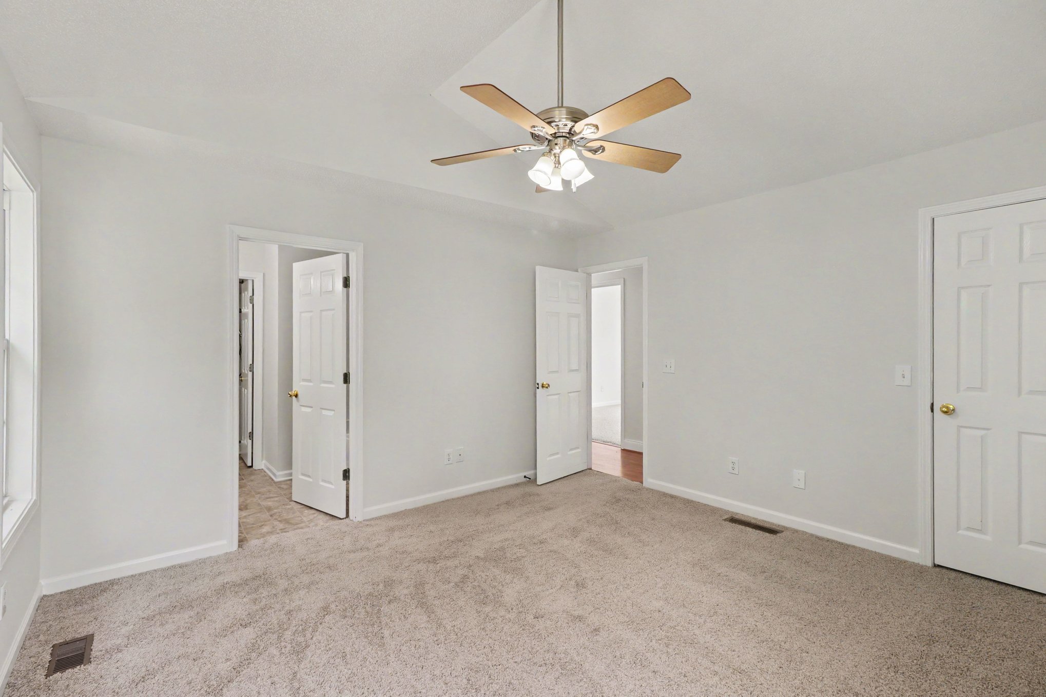Photo 9 of 17 of 18 Broadlands Dr, White, GA