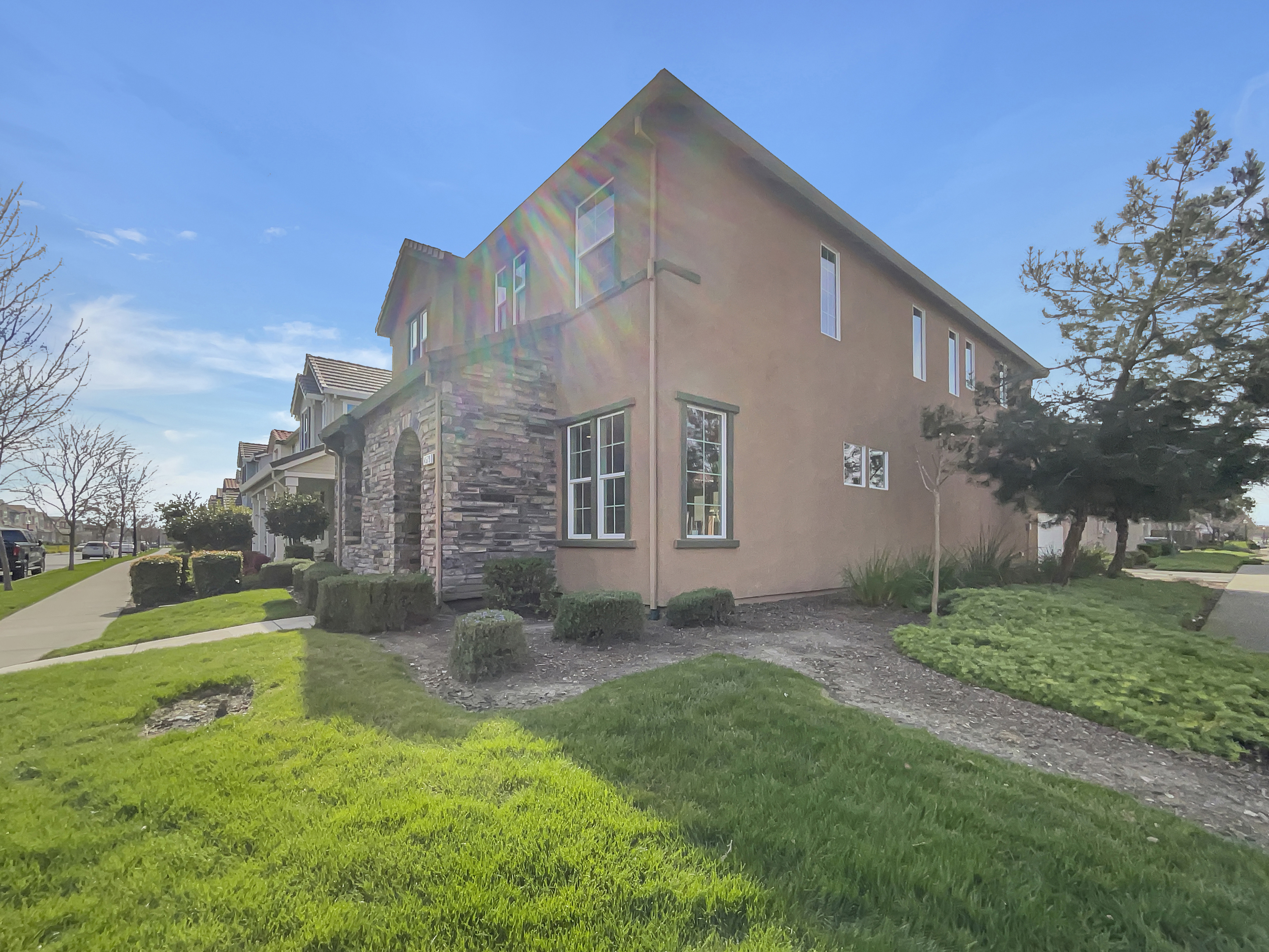 Photo 9 of 43 of 4579 Juneberry Dr, Sacramento, CA