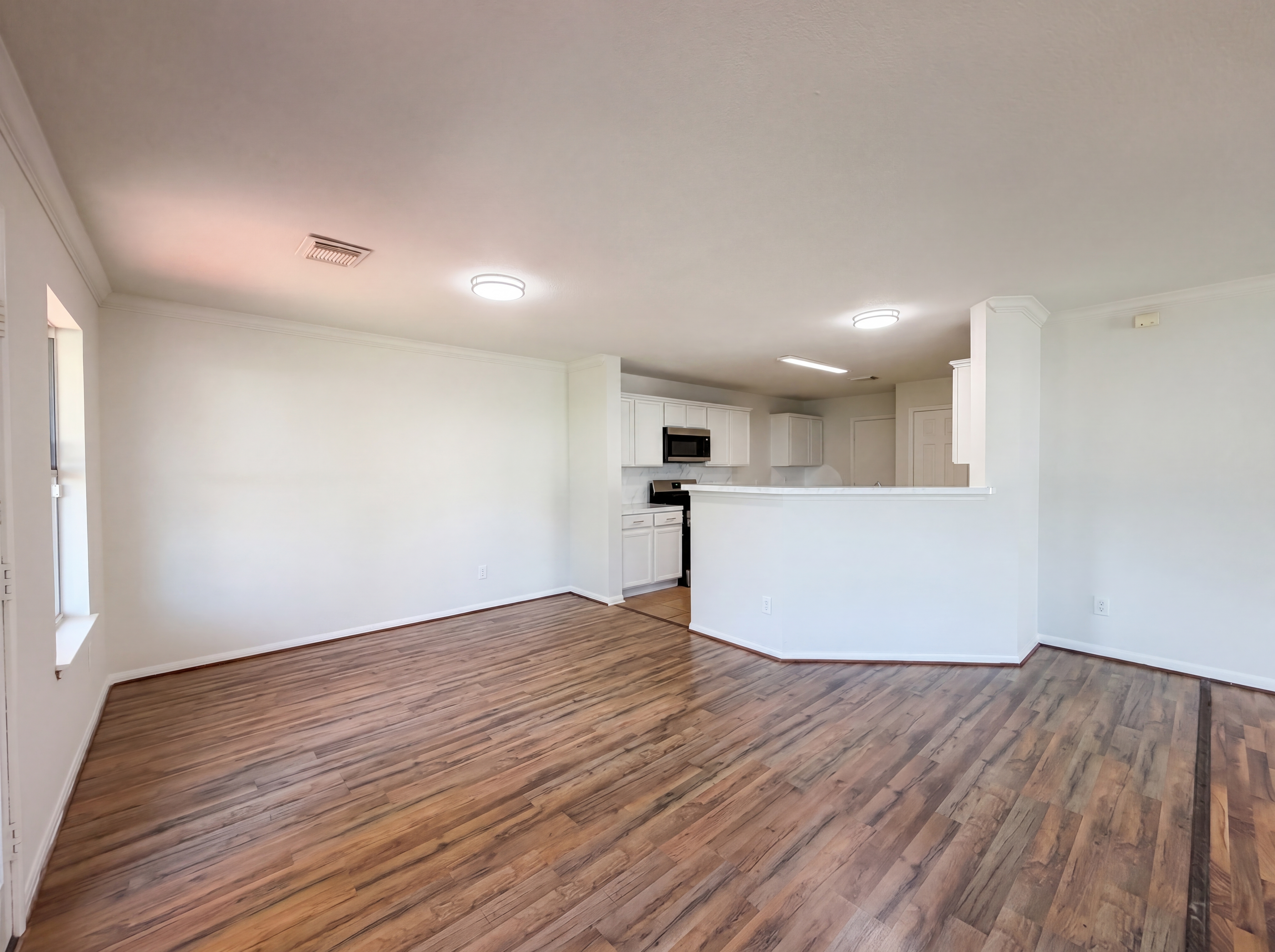 Photo 8 of 23 of 2711 Skyview Trace Ct, Houston, TX