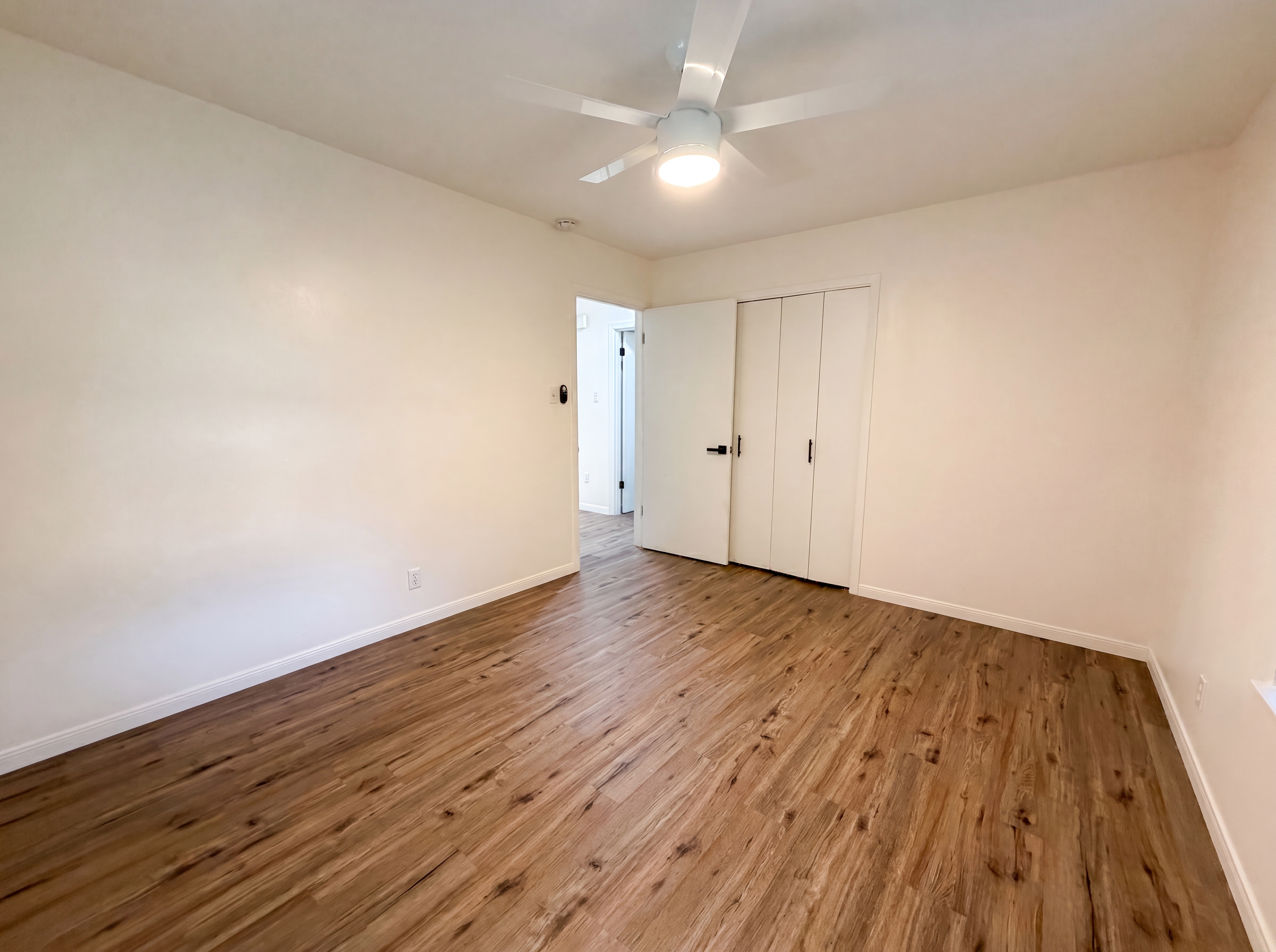 Photo 11 of 17 of 2609 Loyola Ln, Austin, TX